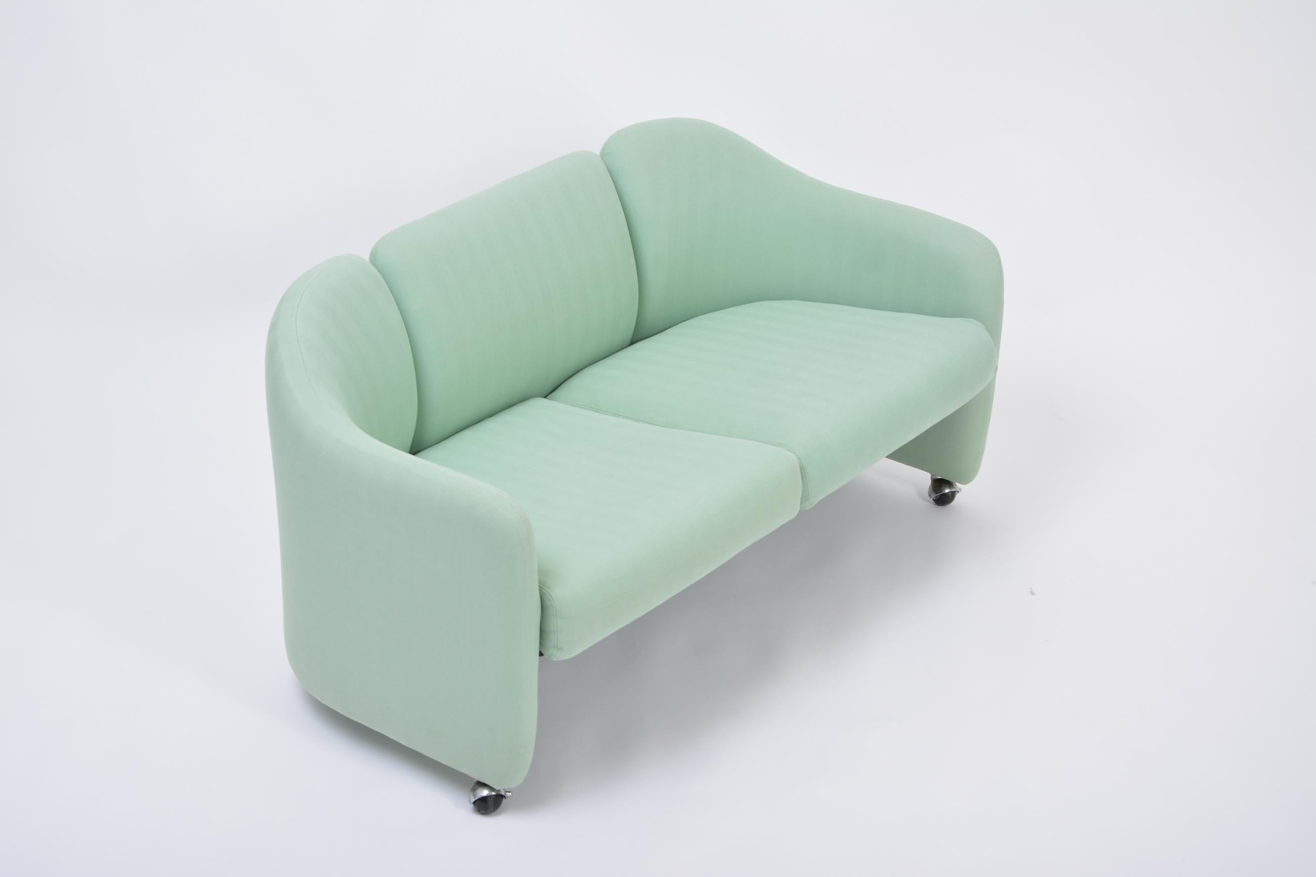 Italienisches zweisitziges Mid-Century-Modern-Sofa mit zwei Sitzen von Eugenio Gerli für Tecno, 1966 im Zustand „Gut“ im Angebot in Berlin, DE