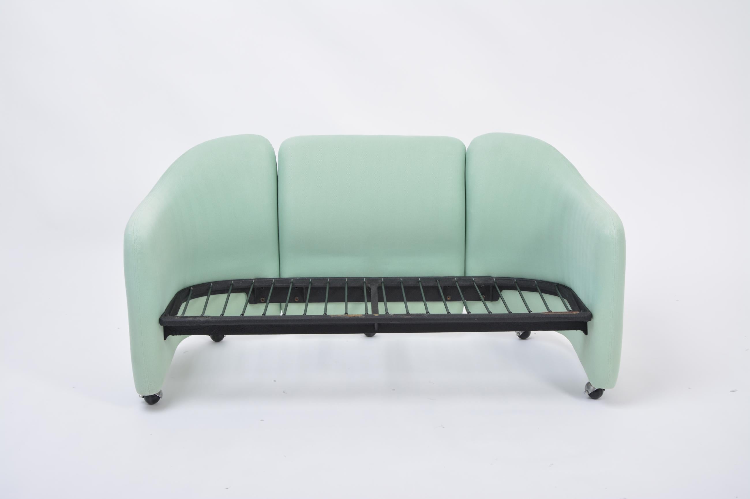 Italienisches zweisitziges Mid-Century-Modern-Sofa mit zwei Sitzen von Eugenio Gerli für Tecno, 1966 im Angebot 2