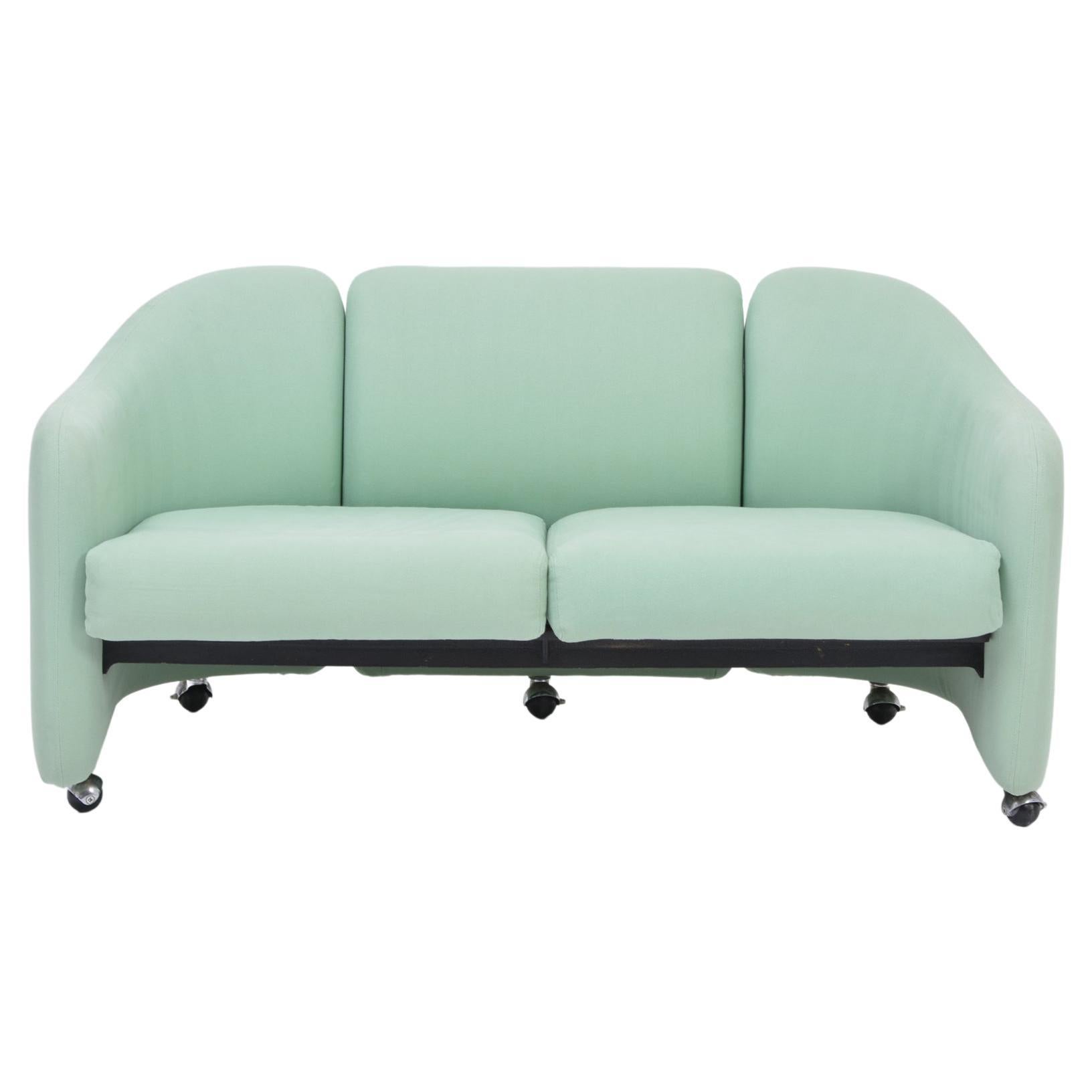 Italienisches zweisitziges Mid-Century-Modern-Sofa mit zwei Sitzen von Eugenio Gerli für Tecno, 1966 im Angebot