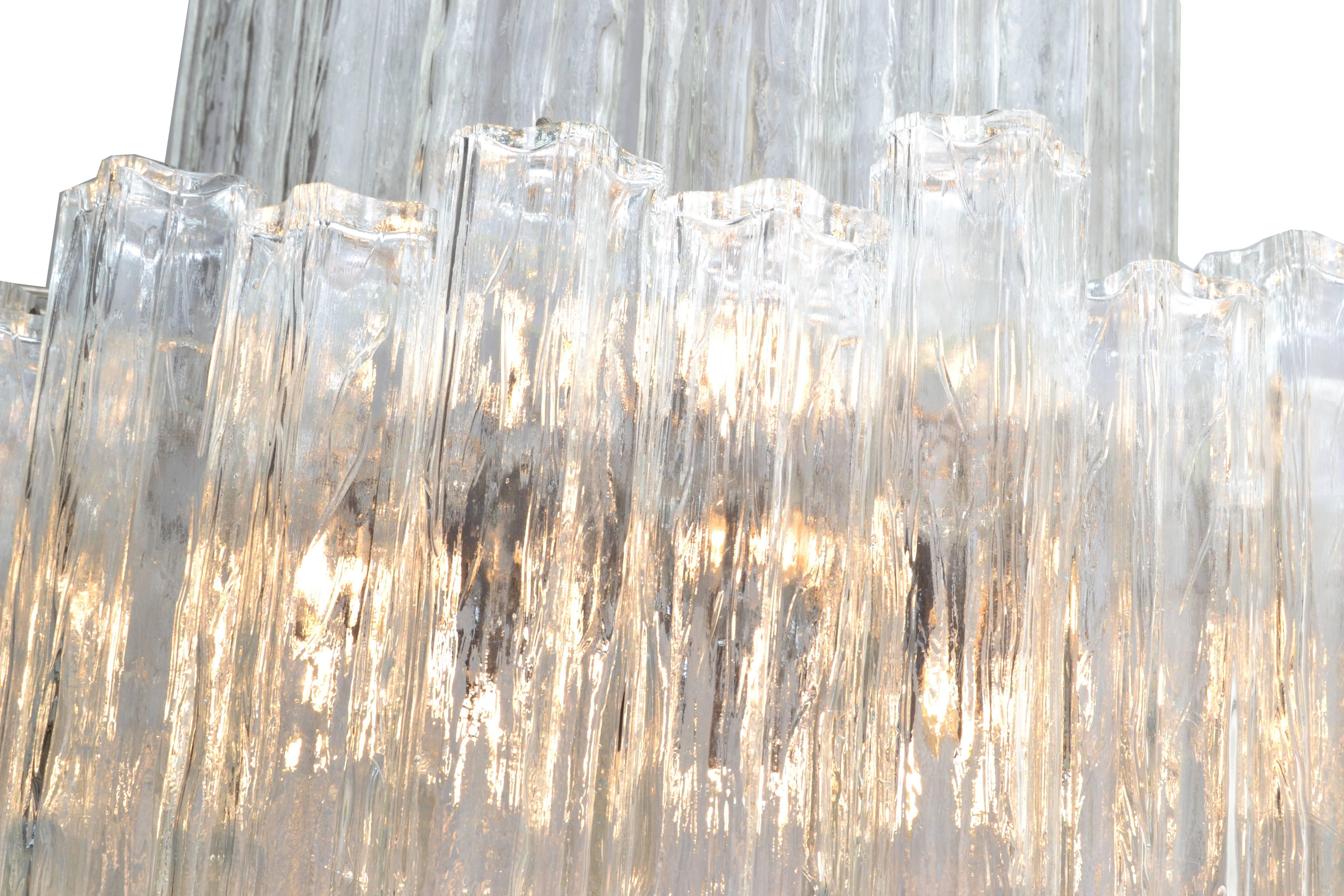 Italienischer zweistöckiger Kronleuchter aus Kristall in Tronchi-Schirmen, Moderne der Mitte des Jahrhunderts (Mitte des 20. Jahrhunderts) im Angebot