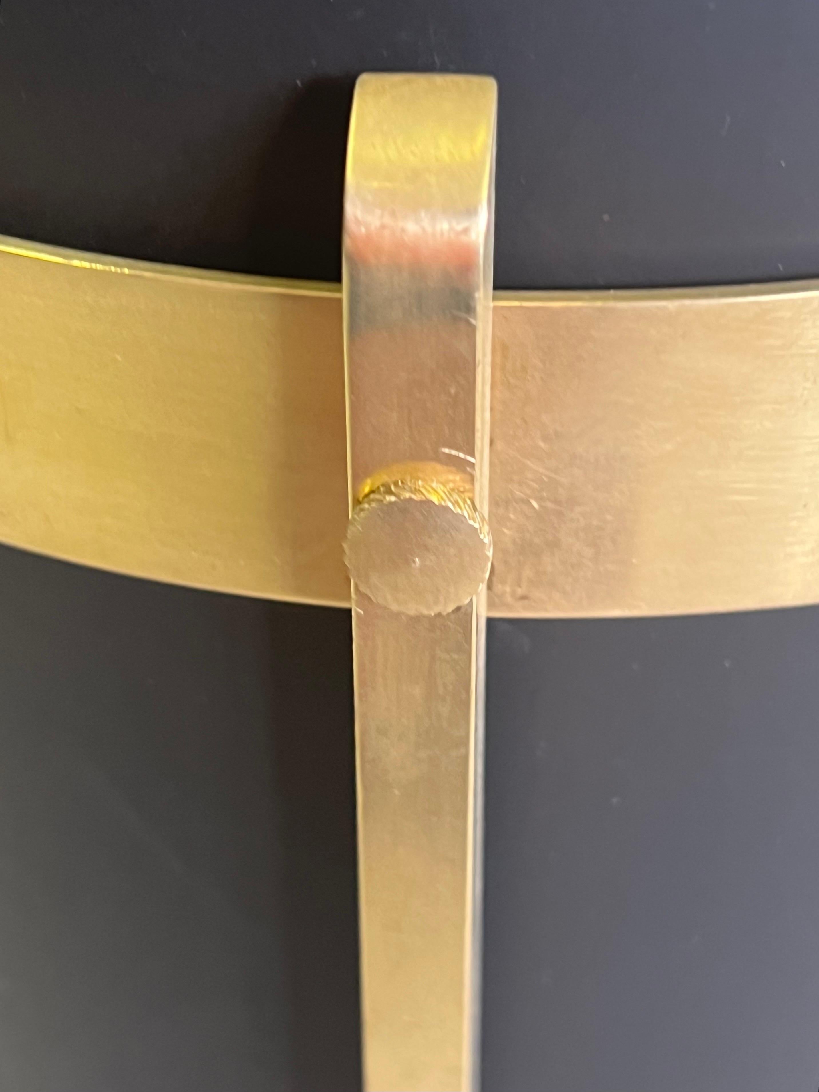 Stand parapluie ou poubelle en laiton et acier émaillé de style italien moderne du milieu du siècle dernier en vente 4