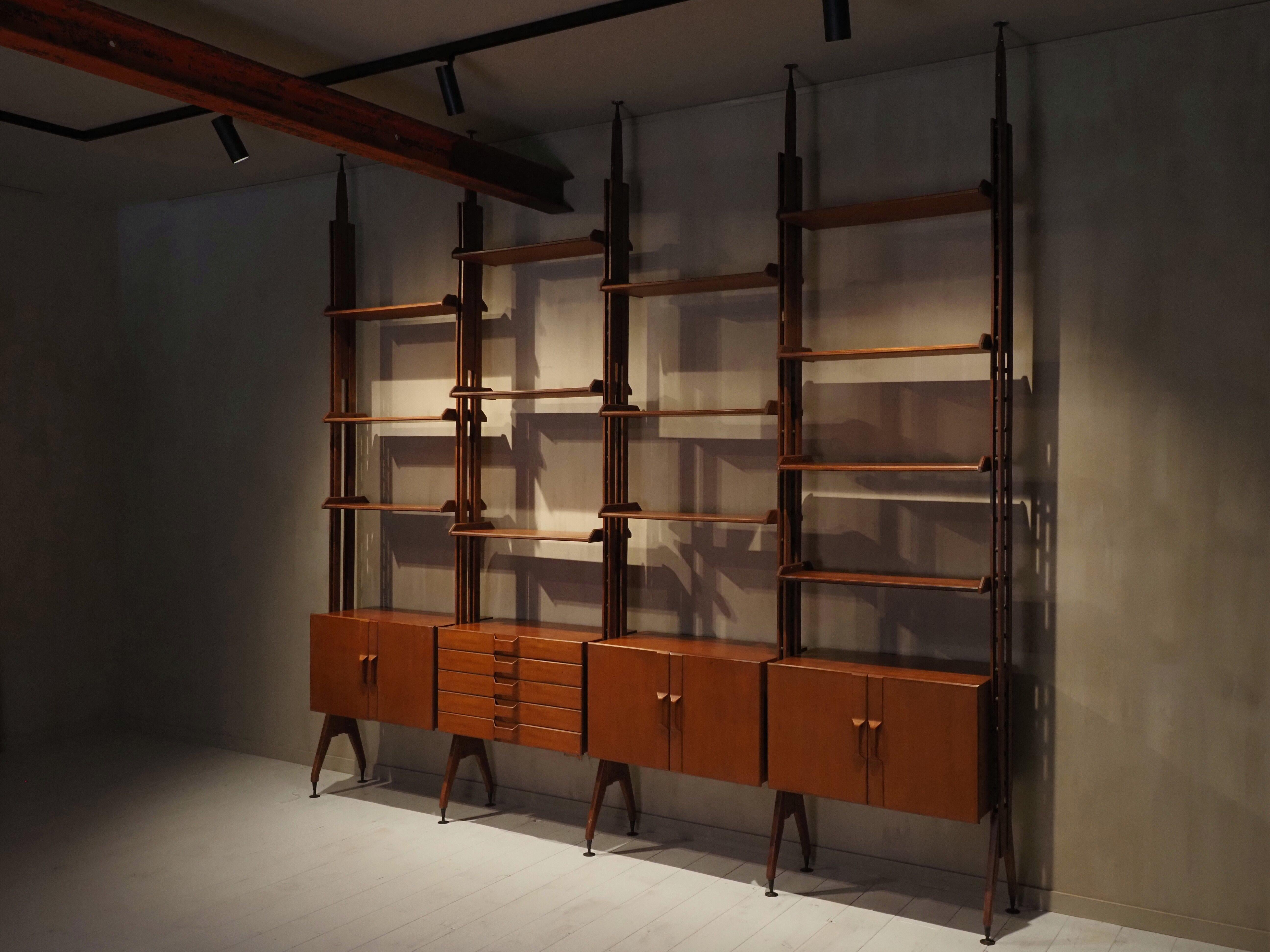 Mid-Century Modern Italian Mid-Century modern unit For Sale