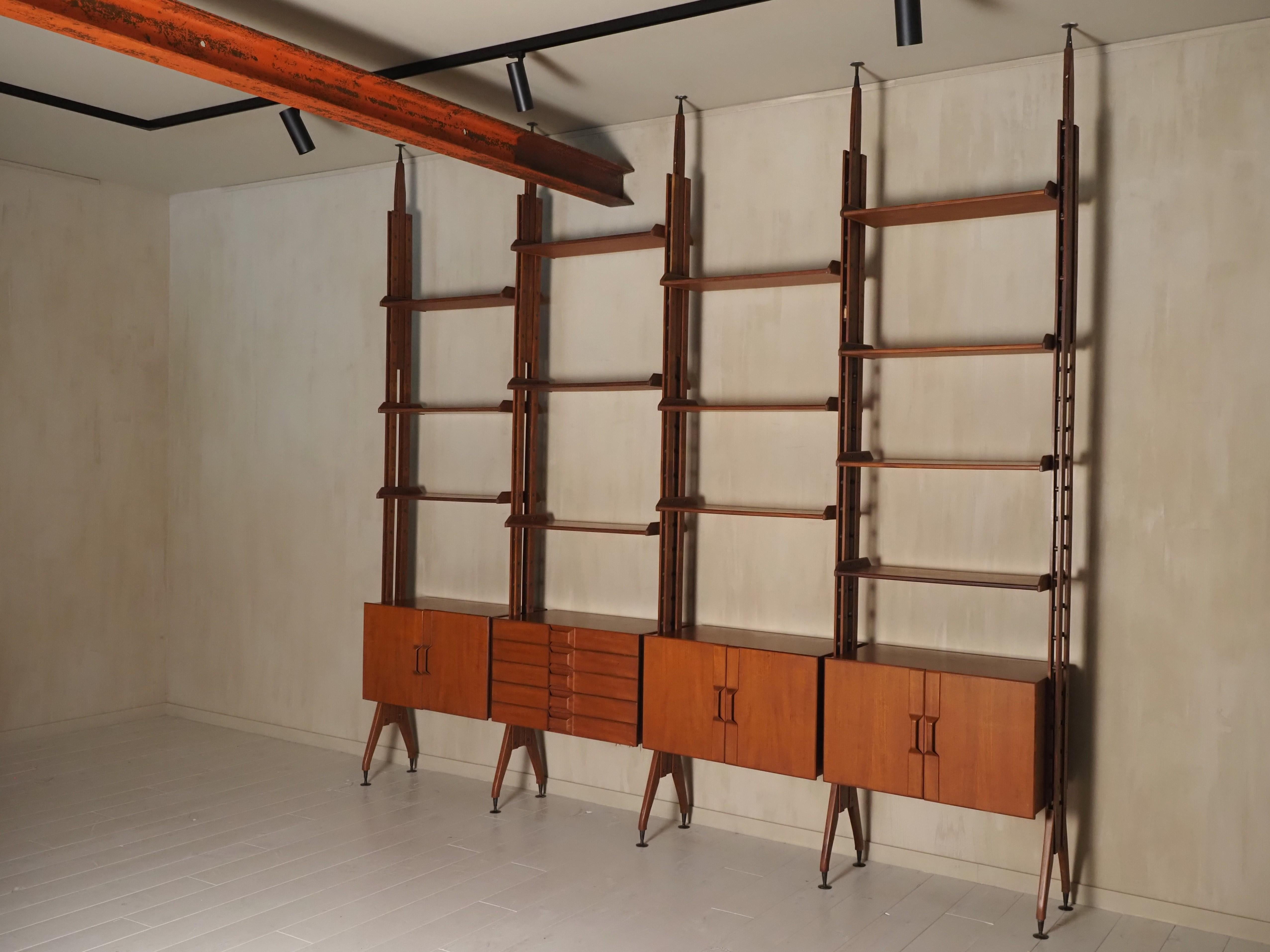 Wood Italian Mid-Century modern unit For Sale