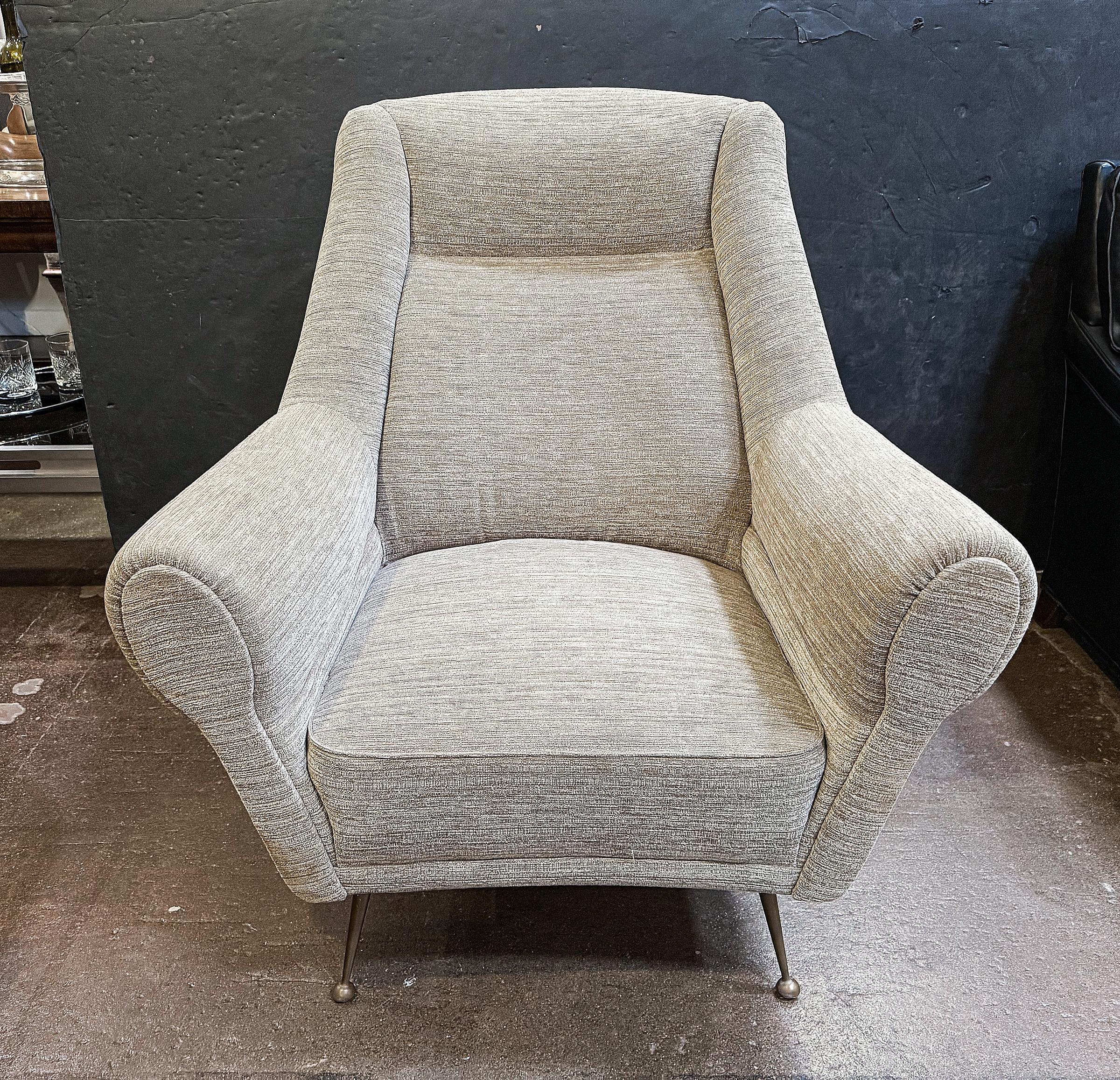 Tissu d'ameublement Fauteuils italiens modernes du milieu du siècle, rembourrés, vendus à l'unité en vente