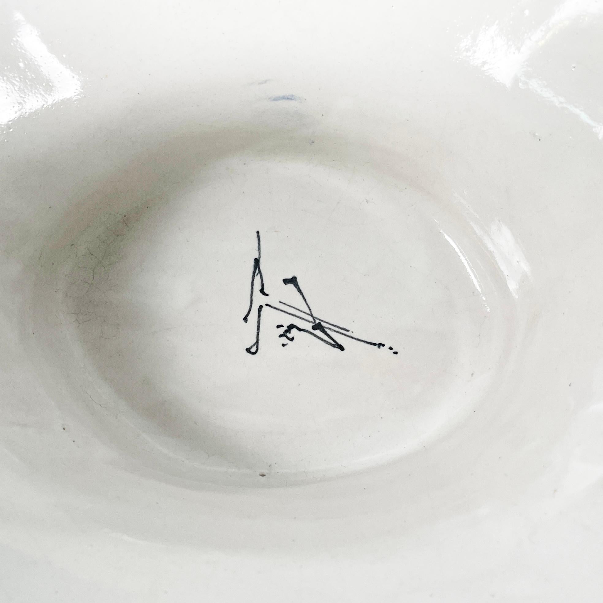 Vaso italiano della metà del secolo scorso in ceramica bianca e blu, 1900-1950 in vendita 13