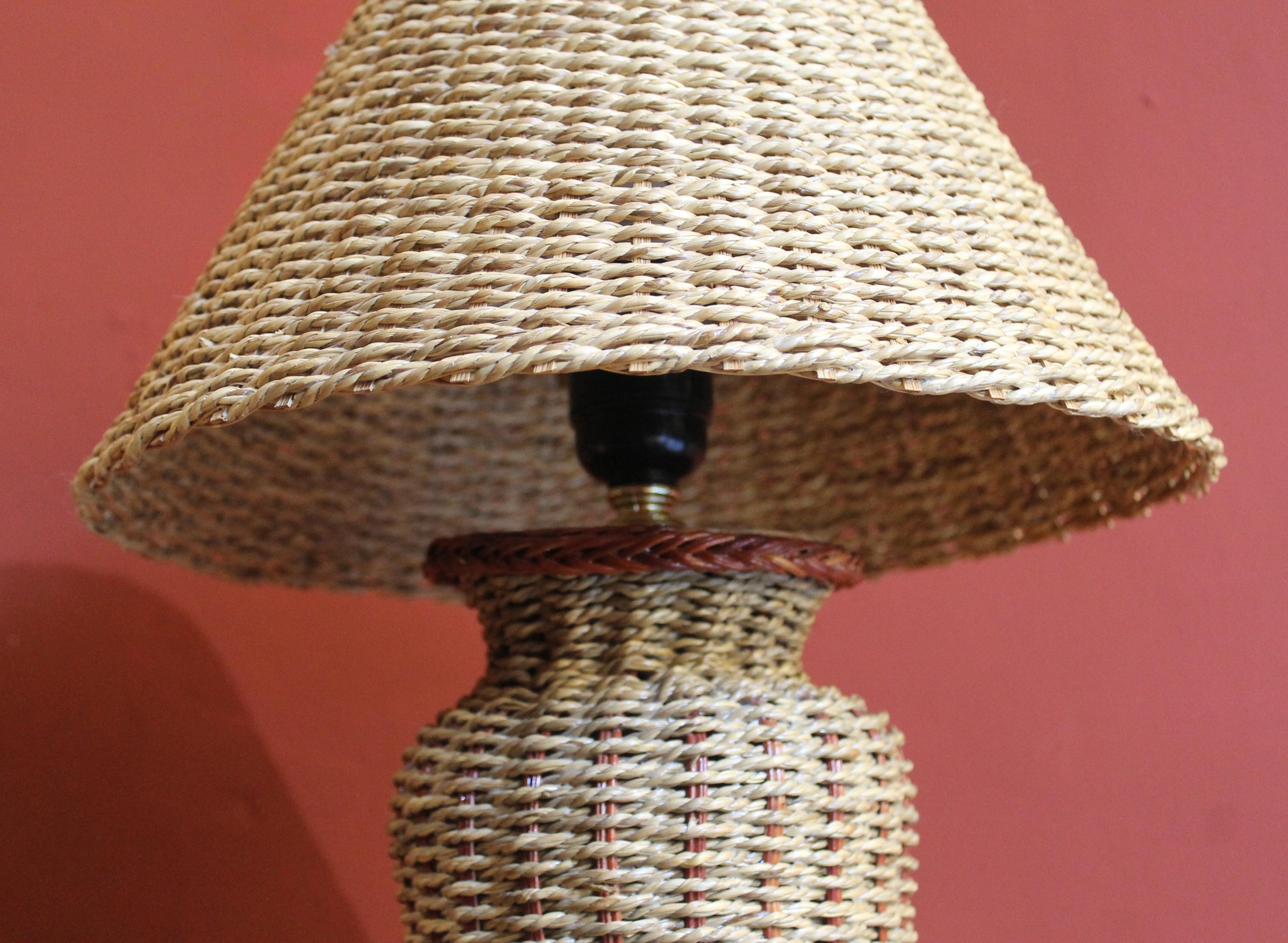 Italian Mid-Century Modern Vintage Woven Rattan Table Lamp with Cane Shades In Good Condition In Firenze, IT