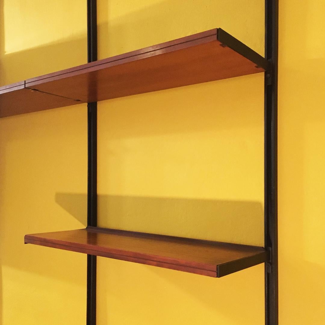 Mid-20th Century Italian Mid-Century Modern Wall Bookcase E22 by Osvaldo Borsani for Tecno, 1960s