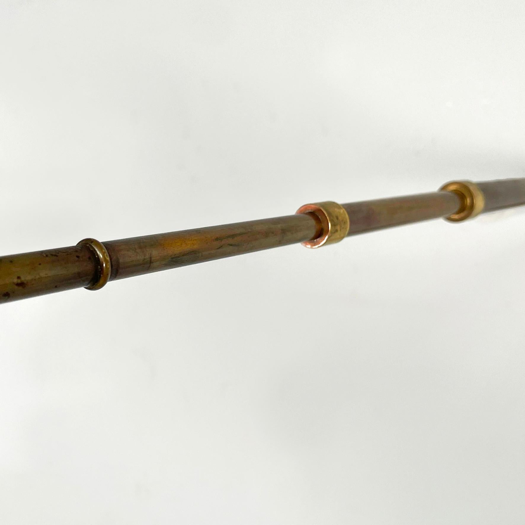 Aplique italiano moderno de mediados de siglo en metal latonado con brazo de Chiarini, años 50 en venta 7