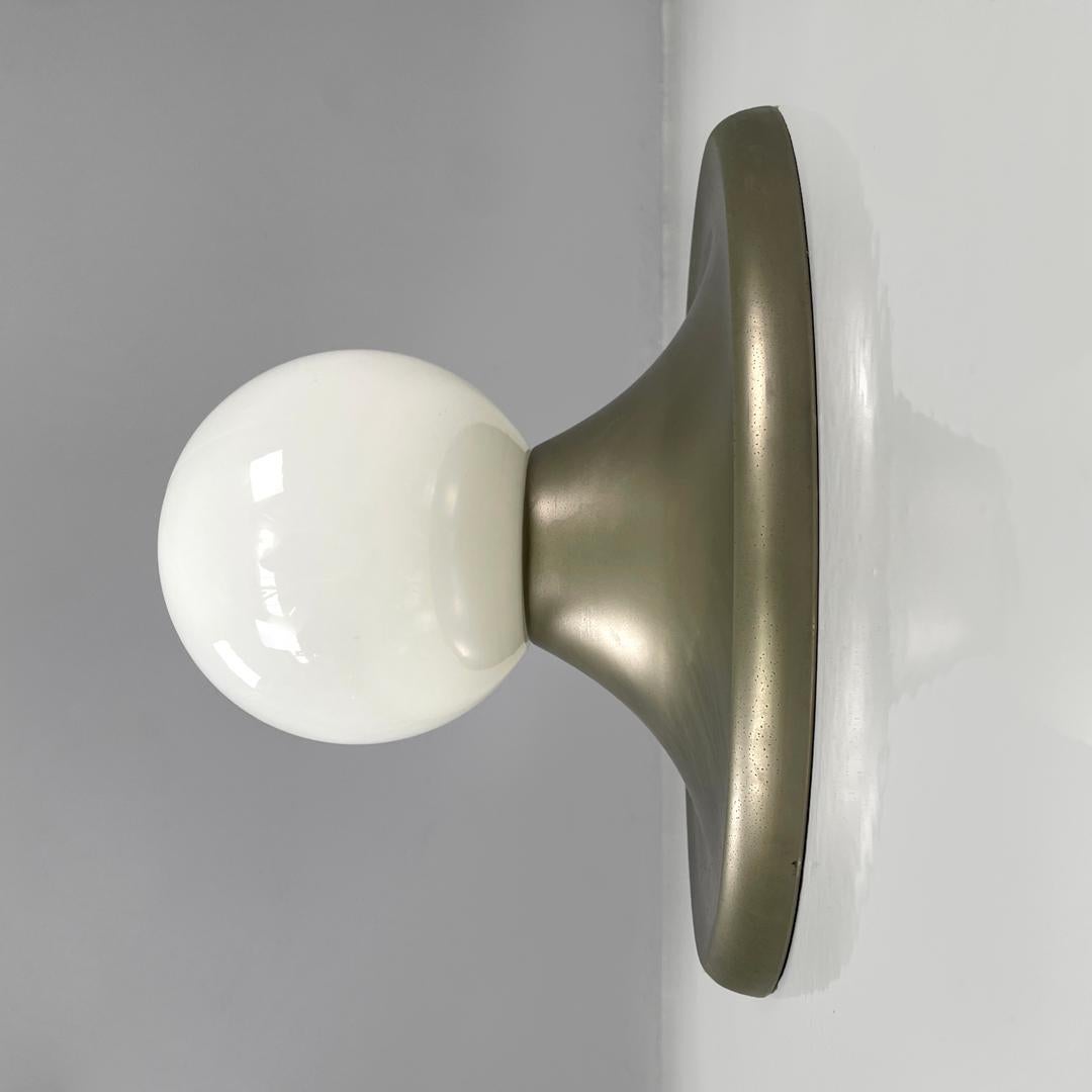 Metà XX secolo Lampada da parete italiana di metà secolo moderno Light Ball di Castiglioni per Flos, anni '60 in vendita