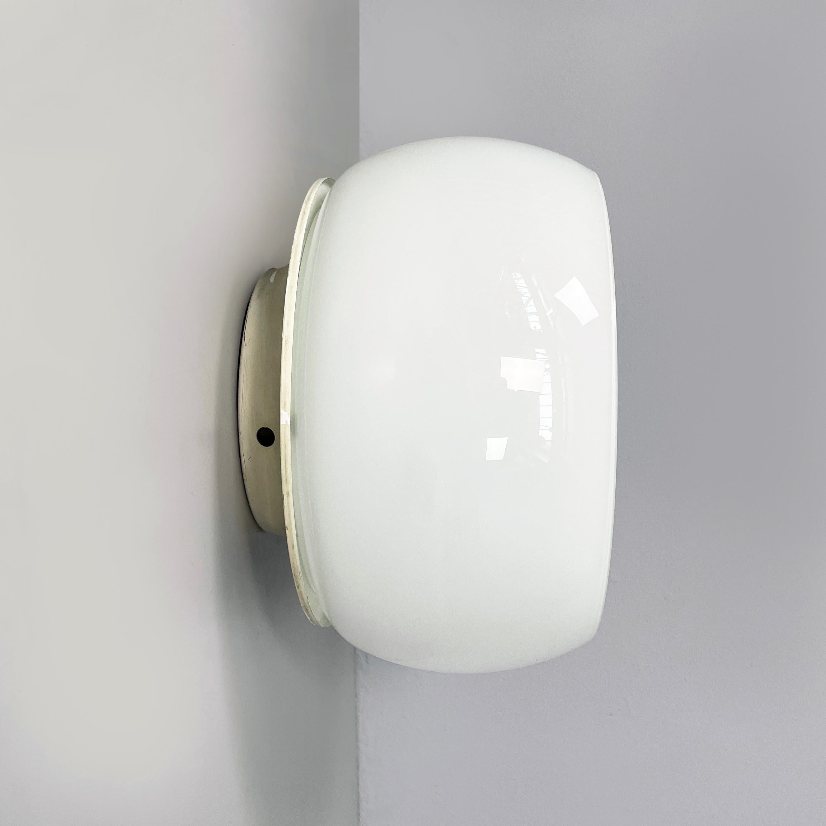 Mid-Century moderno Lampada da parete Omega di Vico Magistretti Artemide, 1960