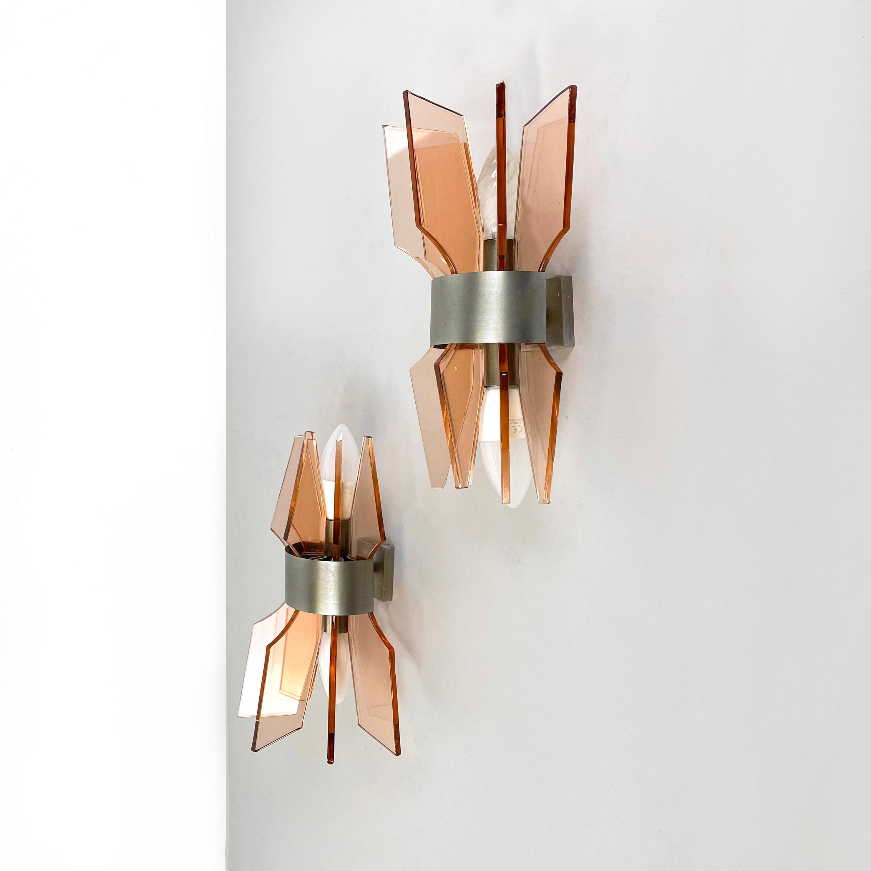 Italian mid-century modern Wall lamps in peach pink glass and metal, 1960s In Good Condition In MIlano, IT