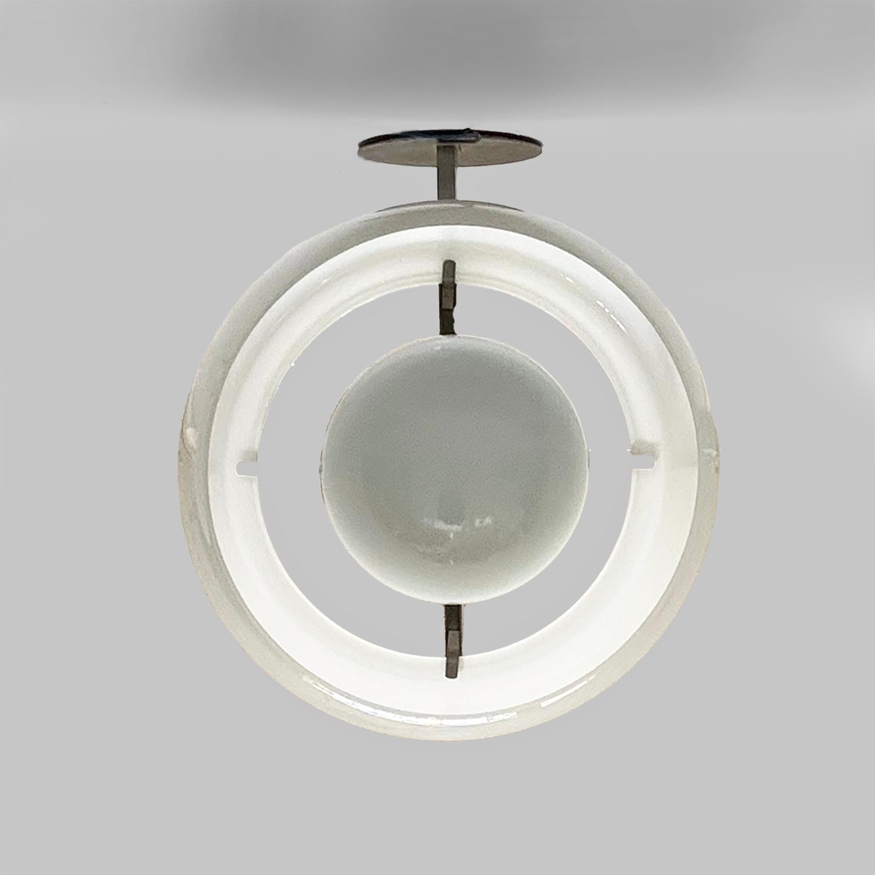 Apliques italianos de mediados de siglo Omega de Magistretti para Artemide, años 70 en venta 3
