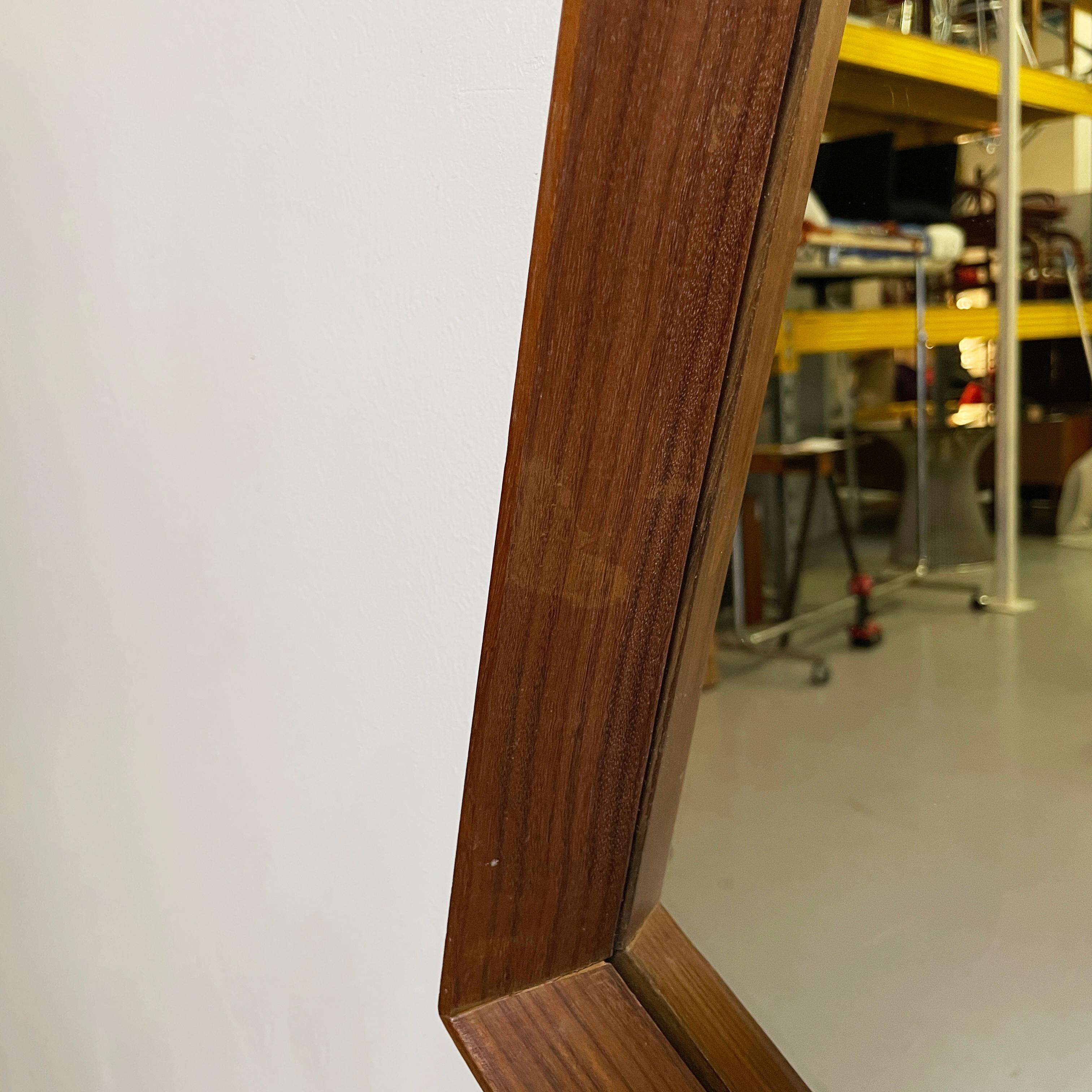 Italian mid-century modern Wall mirror in wood and black leather, 1960s For Sale 2