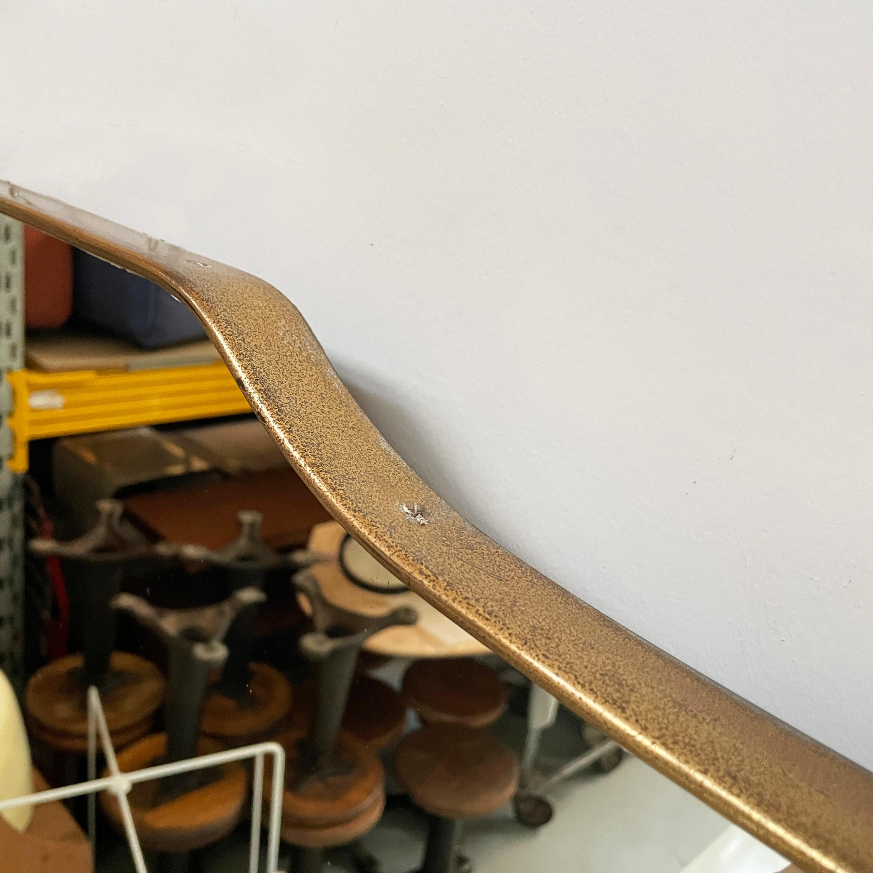 Specchio Italian mid-century modern wall mirror with brass, 1950s in vendita