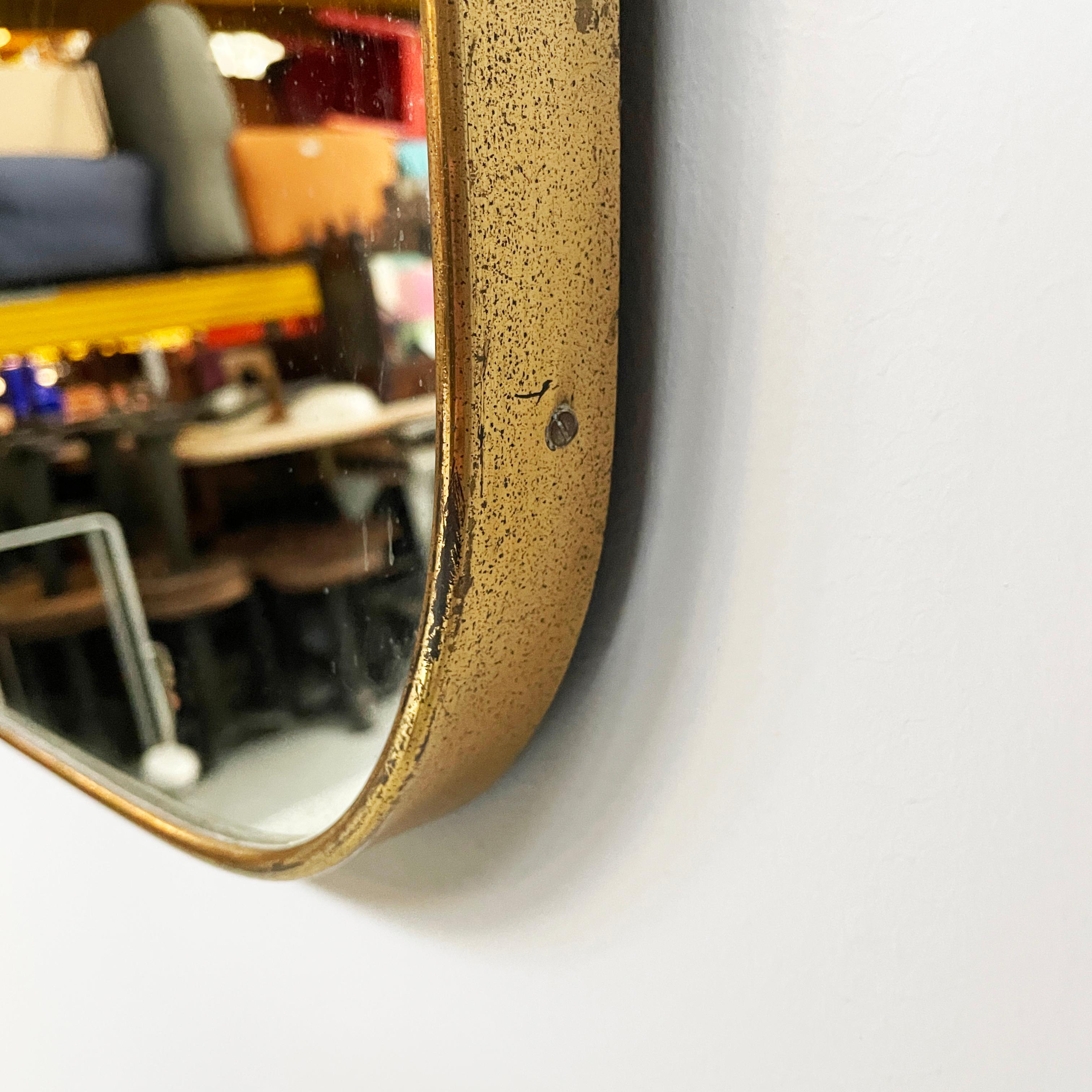 Italian mid-century modern wall mirror with brass, 1950s in vendita 4