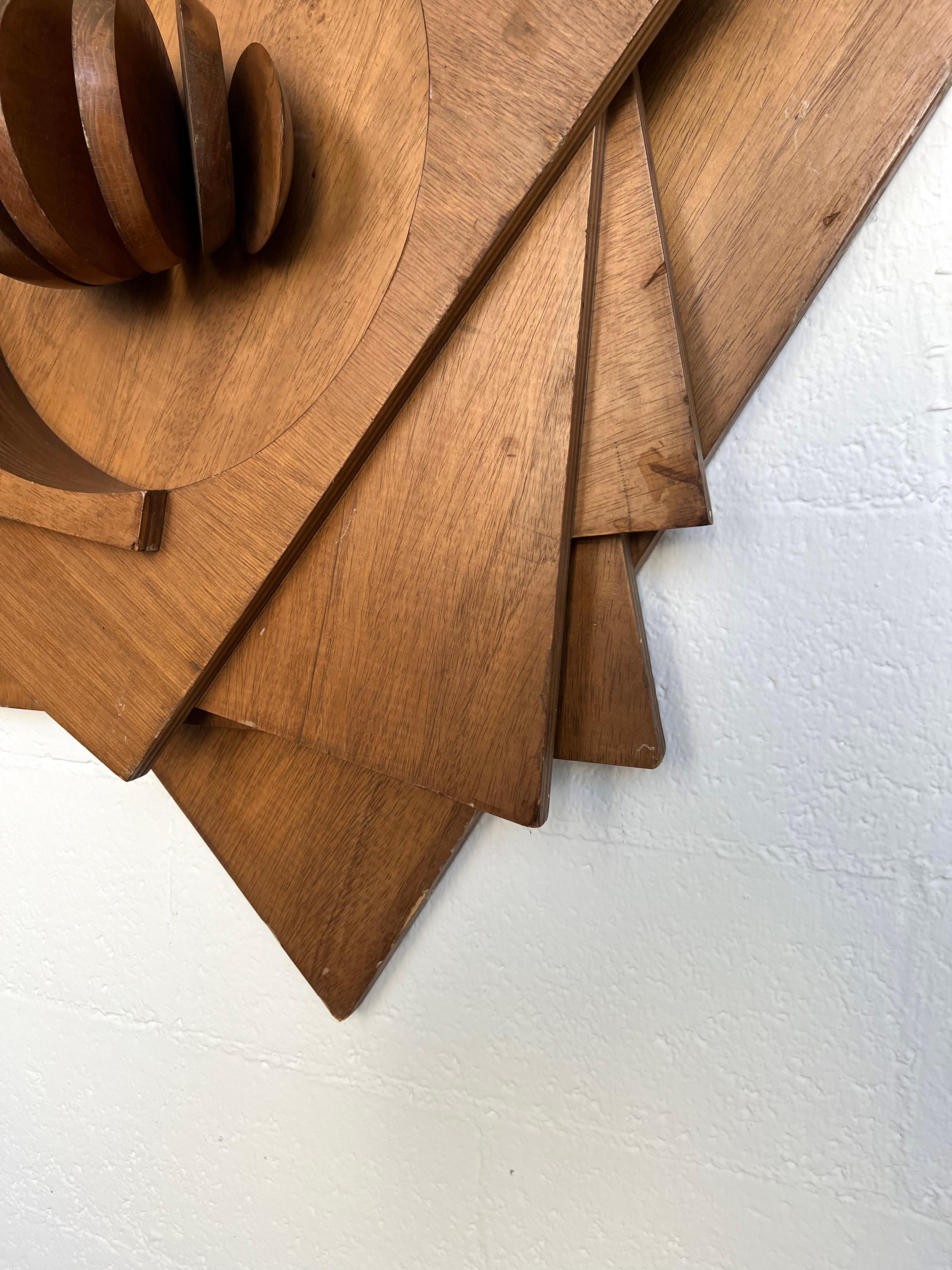 Italian Mid Century Modern Wall Mounted Wooden Sculpture, Geometric Accent Piece For Sale 5