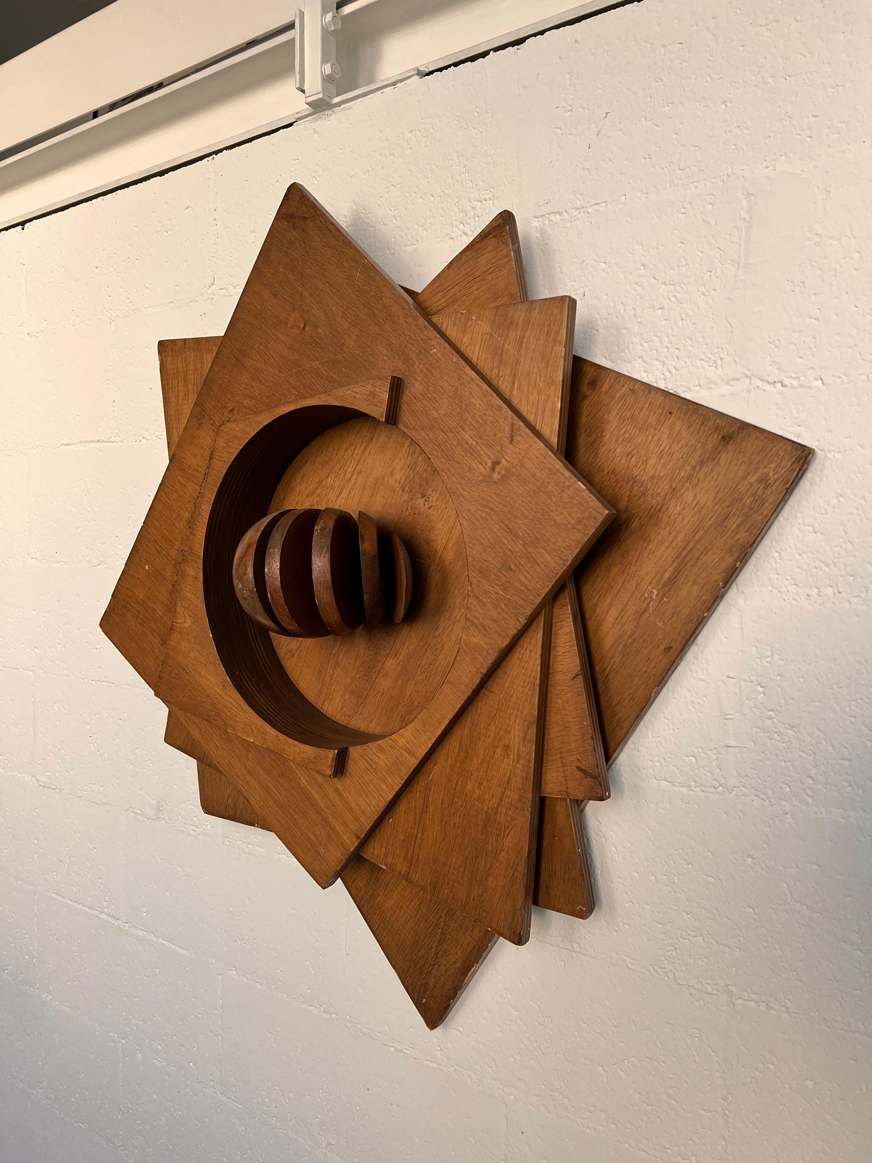 Italian Mid Century Modern Wall Mounted Wooden Sculpture, Geometric Accent Piece For Sale 3