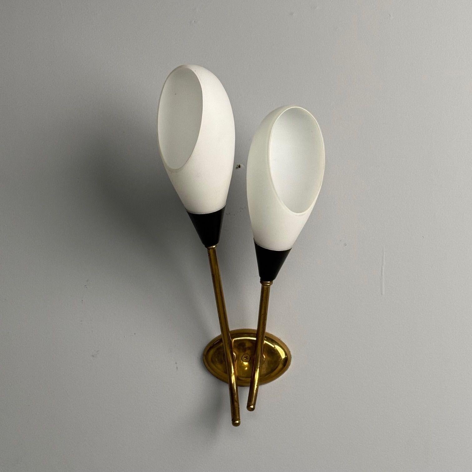 Italian Mid-Century Modern, Wall Sconces, Brass, Opaline Glass, Italy, 1950s For Sale 2