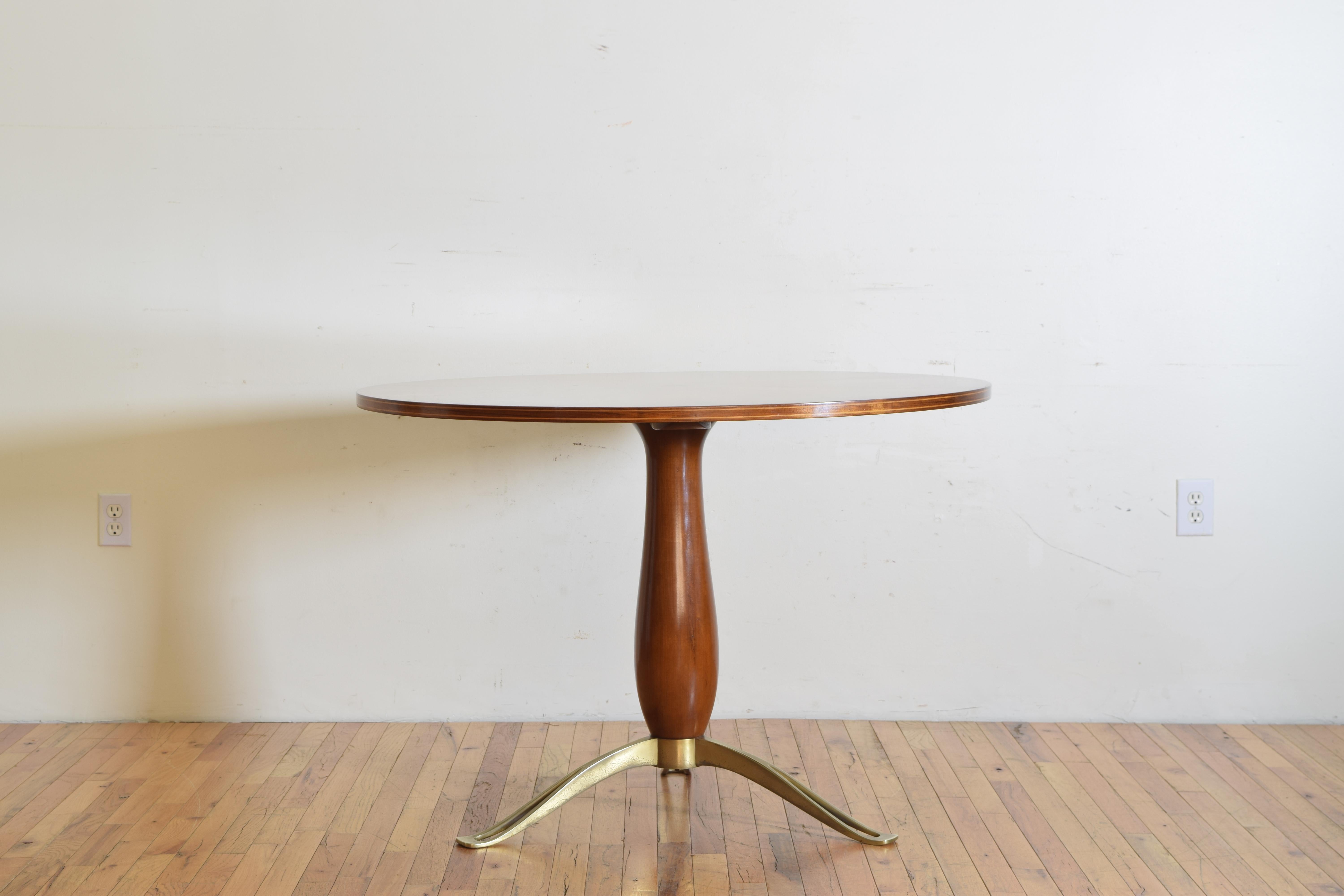Italian Mid-Century Modern Walnut Center/Dining Table, Shaped Brass Supports In Excellent Condition In Atlanta, GA