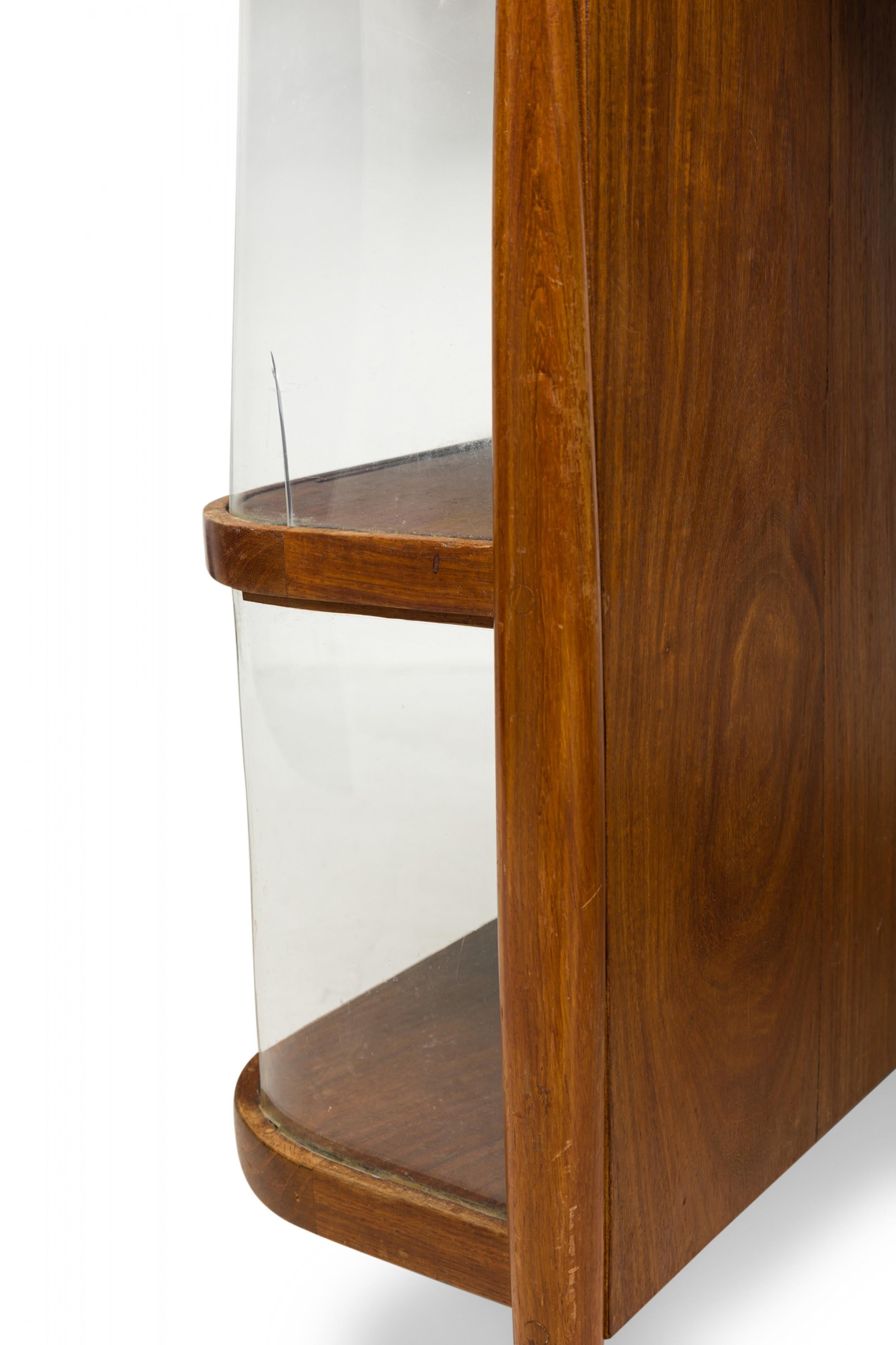 Italian Mid-Century Modern Walnut Desk, Style of Gio Ponti For Sale 9