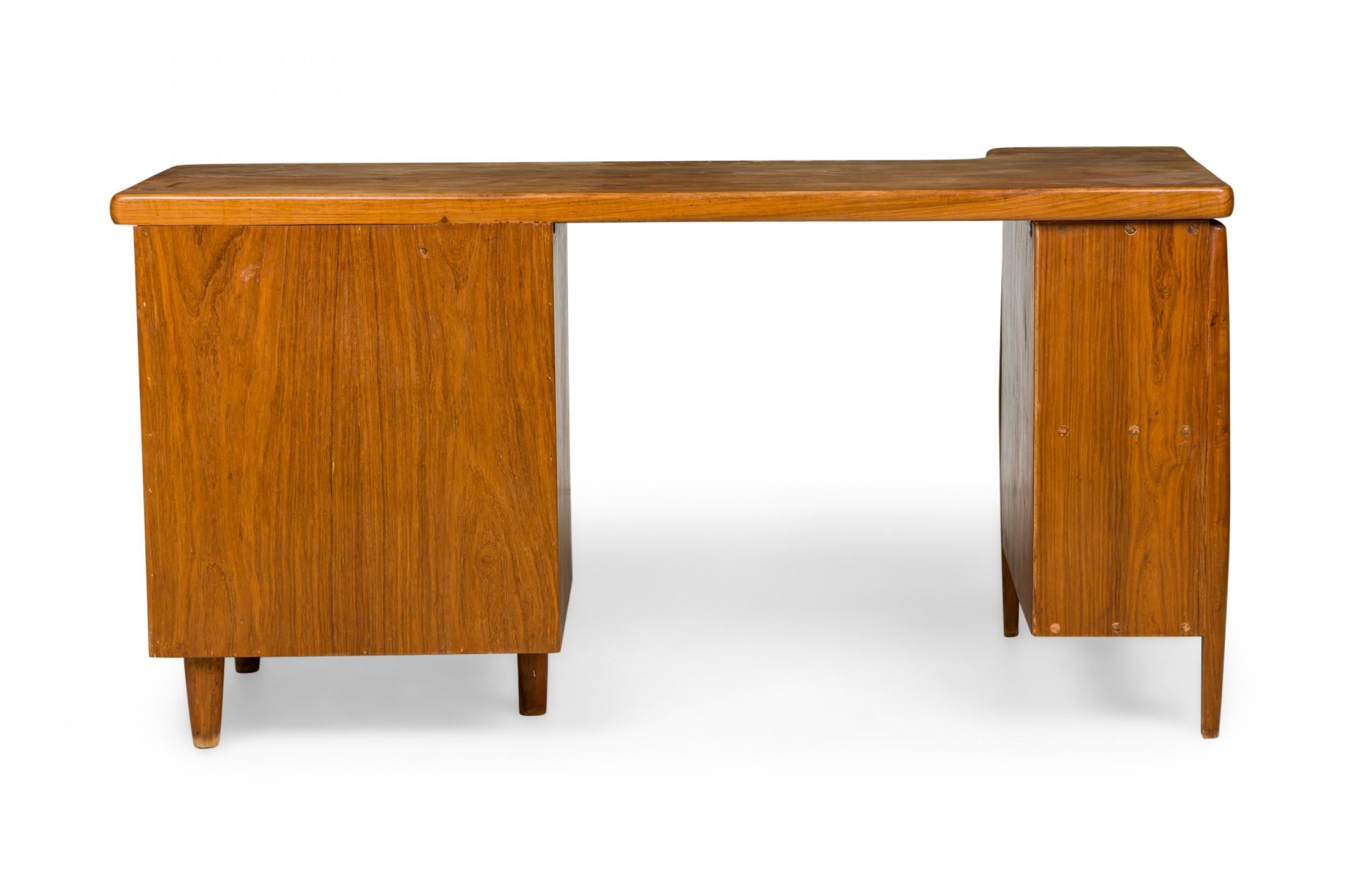 Plexiglass Italian Mid-Century Modern Walnut Desk, Style of Gio Ponti For Sale