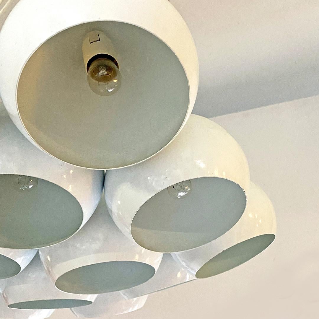 Italian Mid-Century Modern White 19 Lights Chandelier with Cluster Structure, 70s For Sale 4