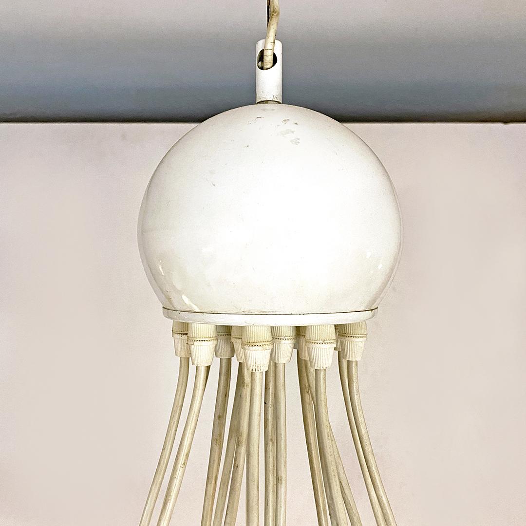 Italian Mid-Century Modern White 19 Lights Chandelier with Cluster Structure, 70s For Sale 7