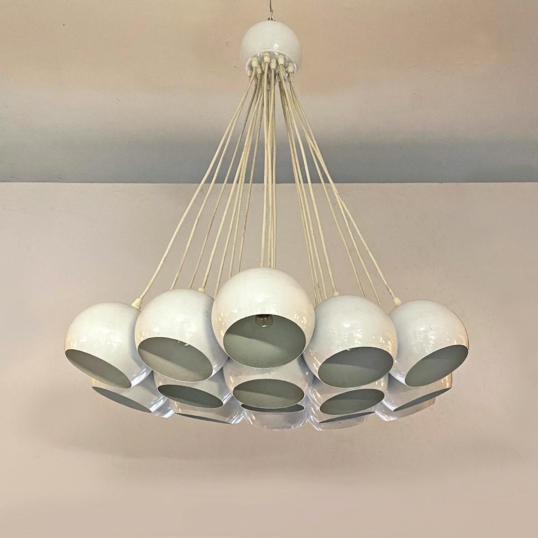 Italian Mid-Century Modern White 19 Lights Chandelier with Cluster Structure, 70s For Sale 3