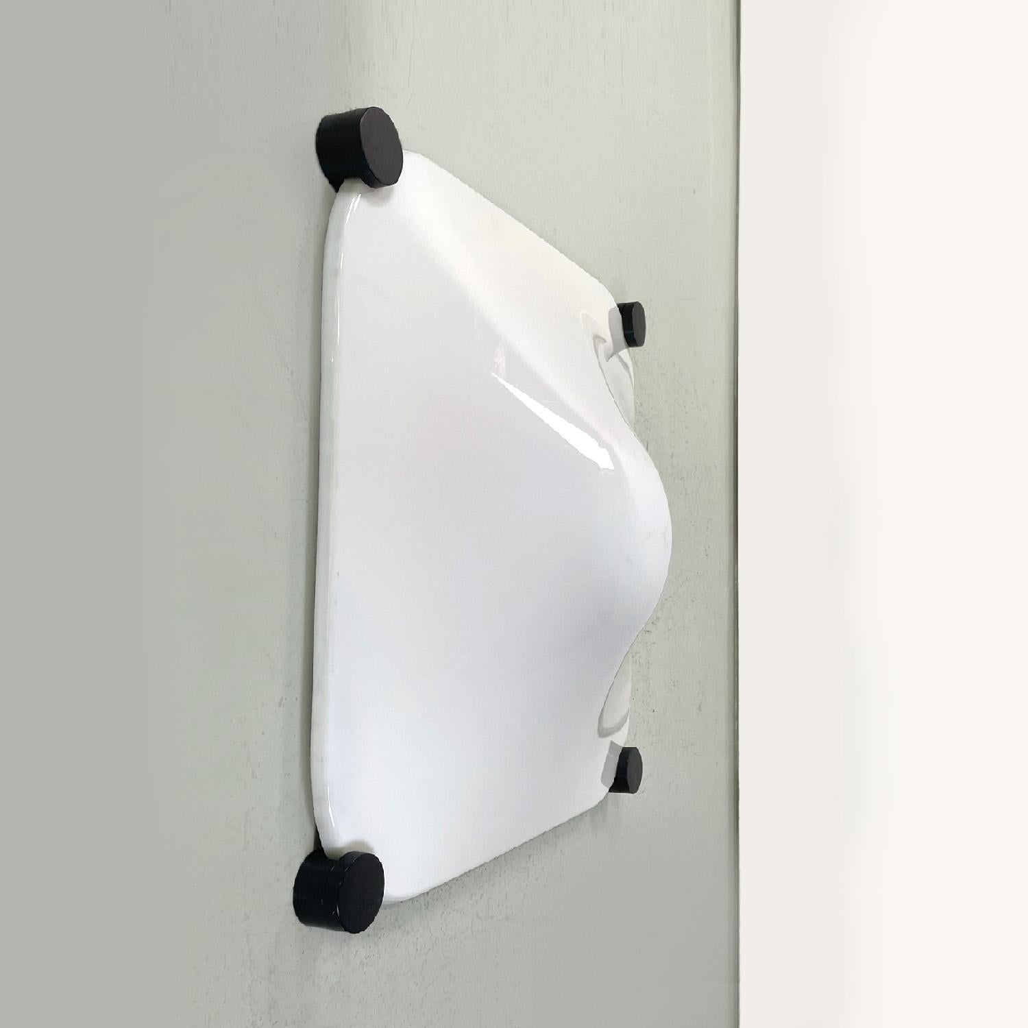 Mid-Century moderno Italian mid-century modern white appliques Bolla Martinelli Martinelli Luce 1965 in vendita