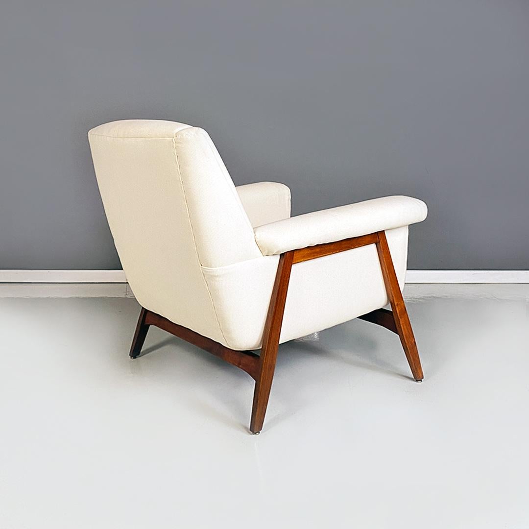 Italian mid century modern white cotton and solid beech pair of armchairs, 1960s For Sale 2