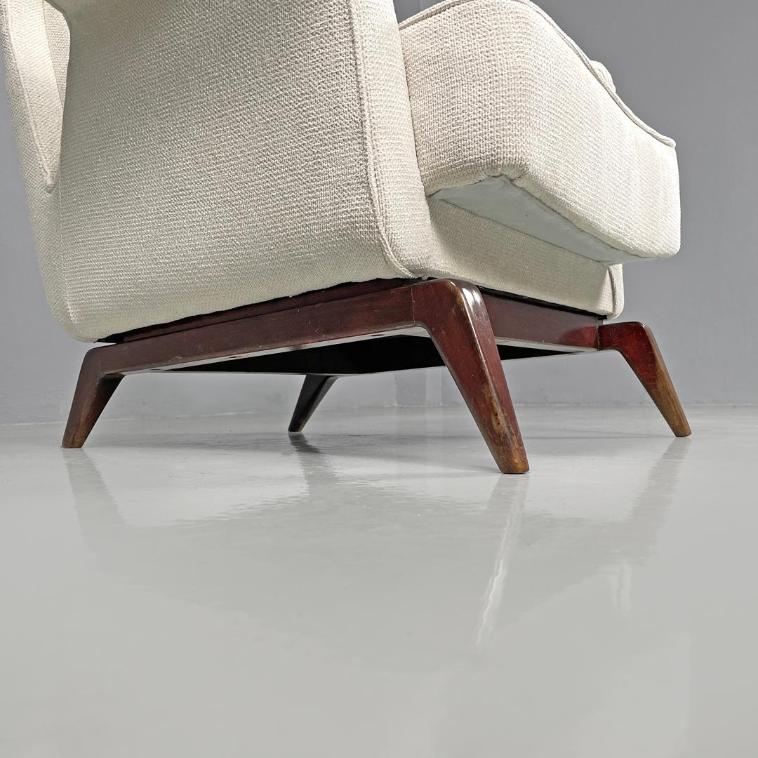 Italian mid-century modern white fabric and wood armchair with headrests, 1950s For Sale 11
