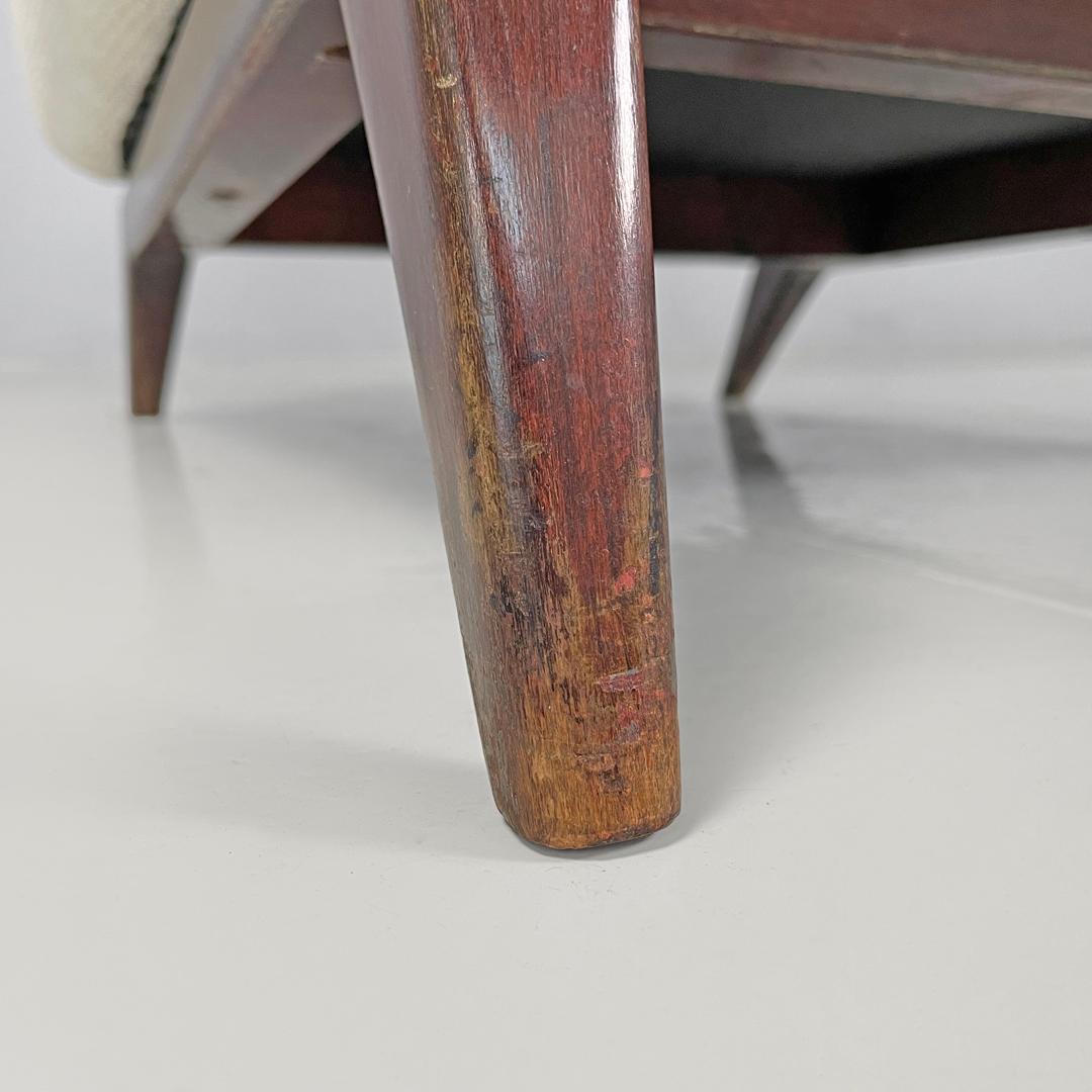 Italian mid-century modern white fabric and wood armchair with headrests, 1950s For Sale 13