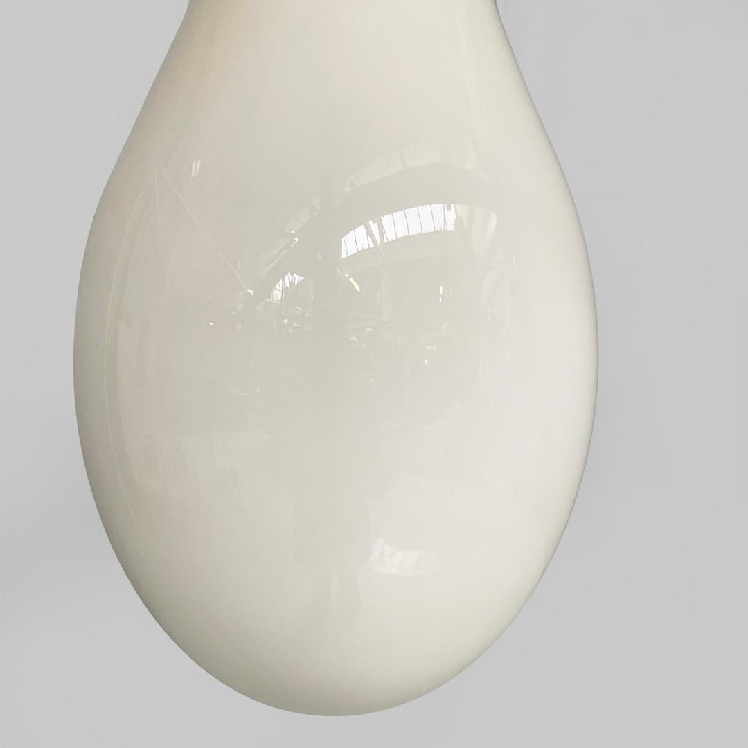 Italian mid-century modern white glass chandelier by Carlo Nason, 1960s in vendita 13