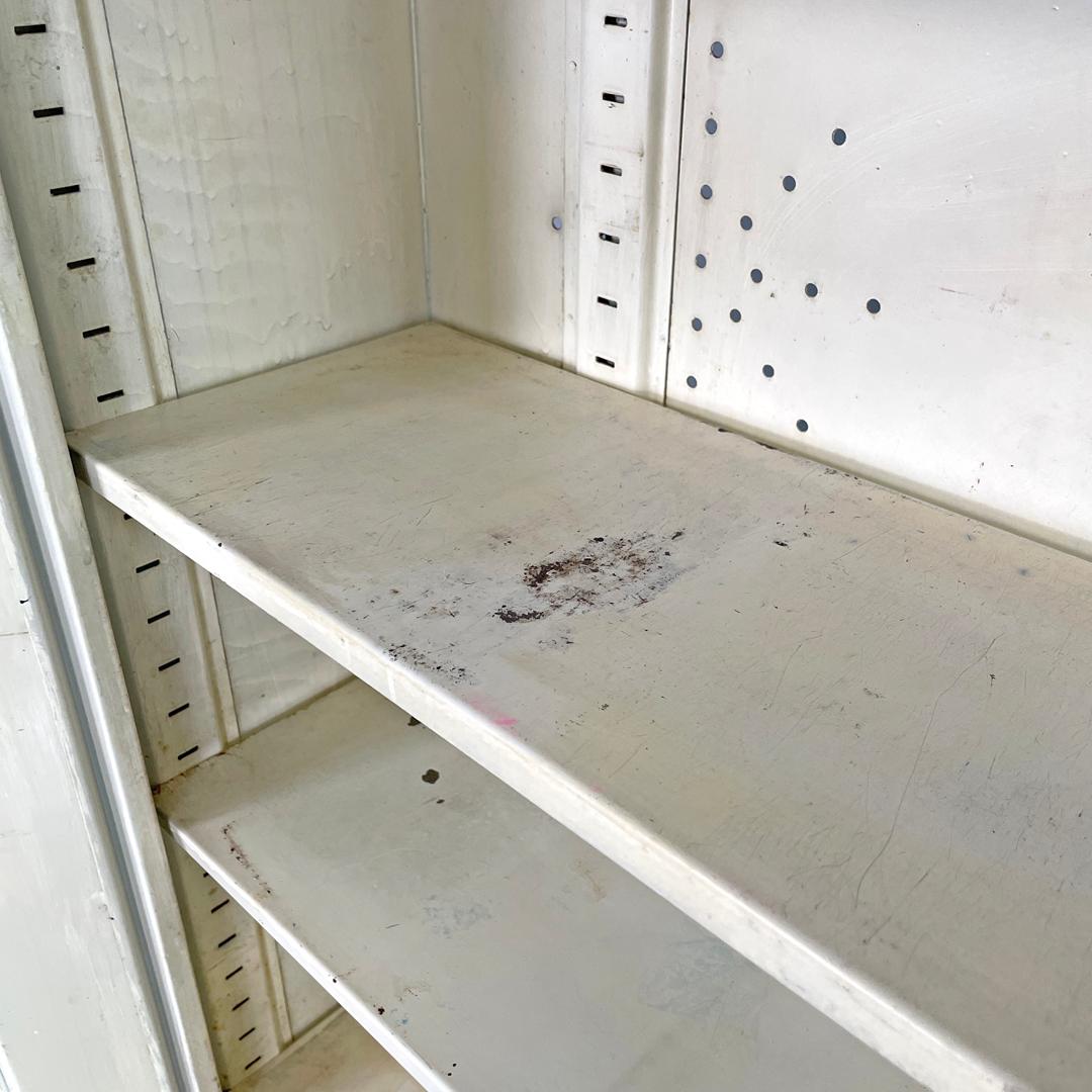 Italian mid-century modern white industrial bathroom two doors cabinet, 1960s For Sale 9