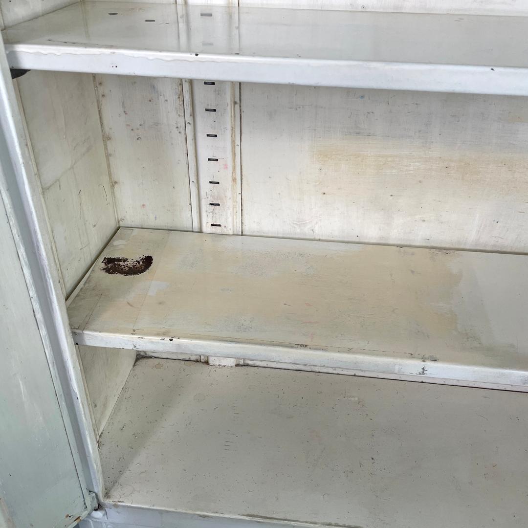 Italian mid-century modern white industrial bathroom two doors cabinet, 1960s For Sale 11