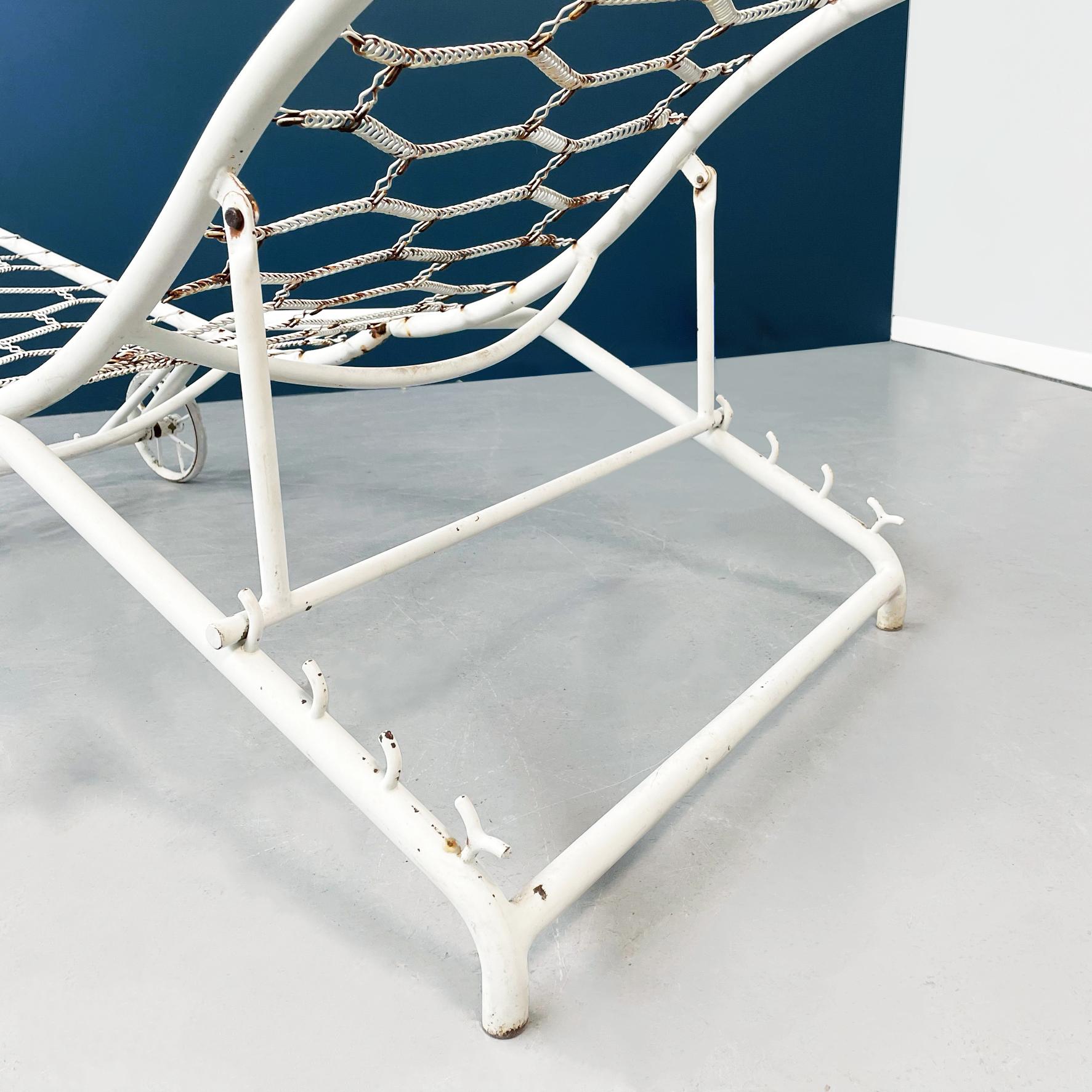 Italian Mid-Century Modern White Iron Deck-Chair, 1960s For Sale 4