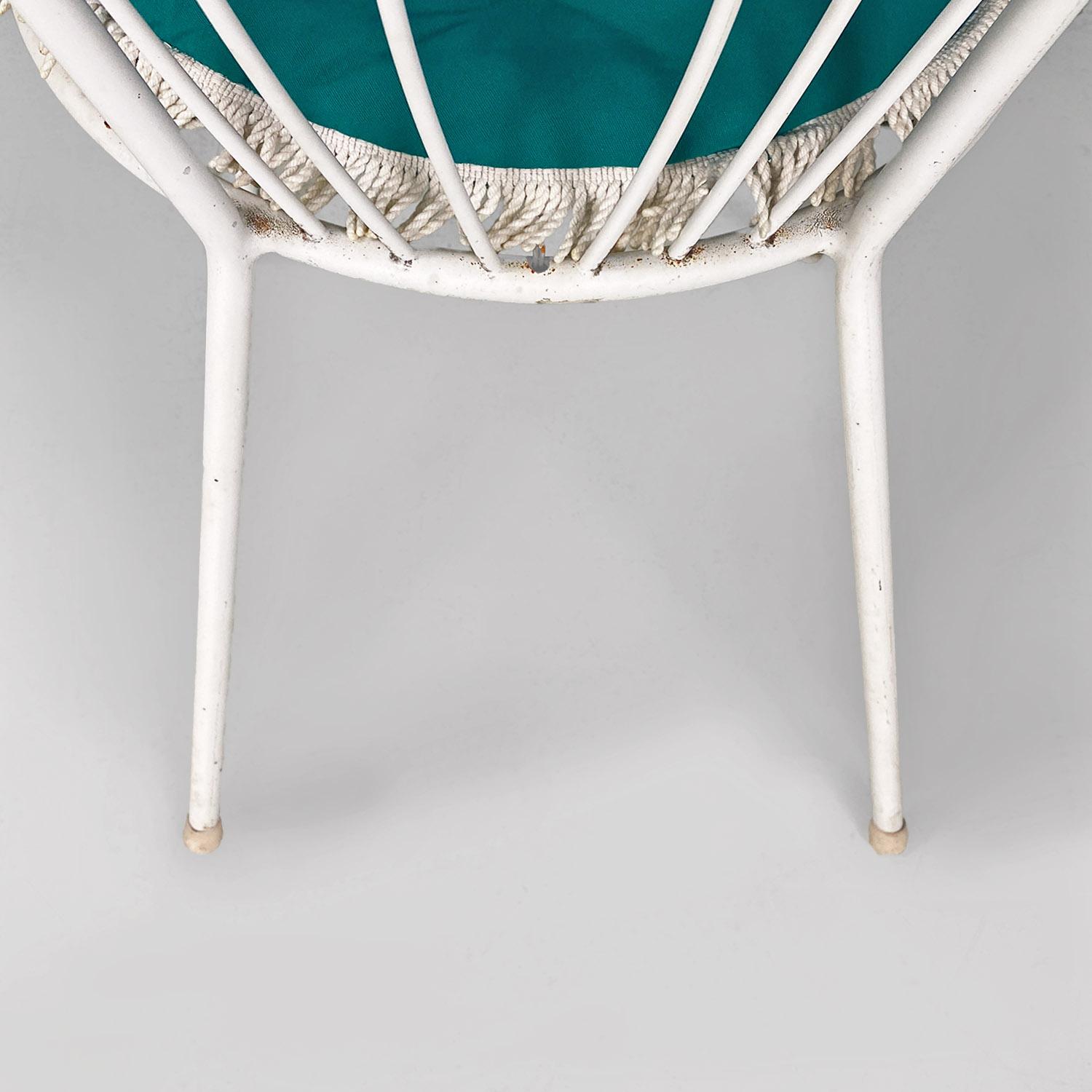 Mid-Century moderno Sedie da giardino italiane di metà secolo in ferro bianco con cuscini verdi, 1960 in vendita