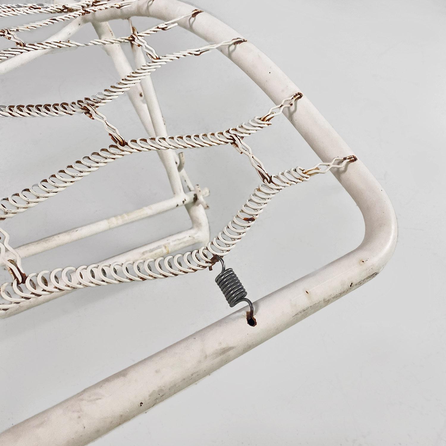 Italian mid-century modern white iron garden deck-chair or chaise longue, 1960s For Sale 6