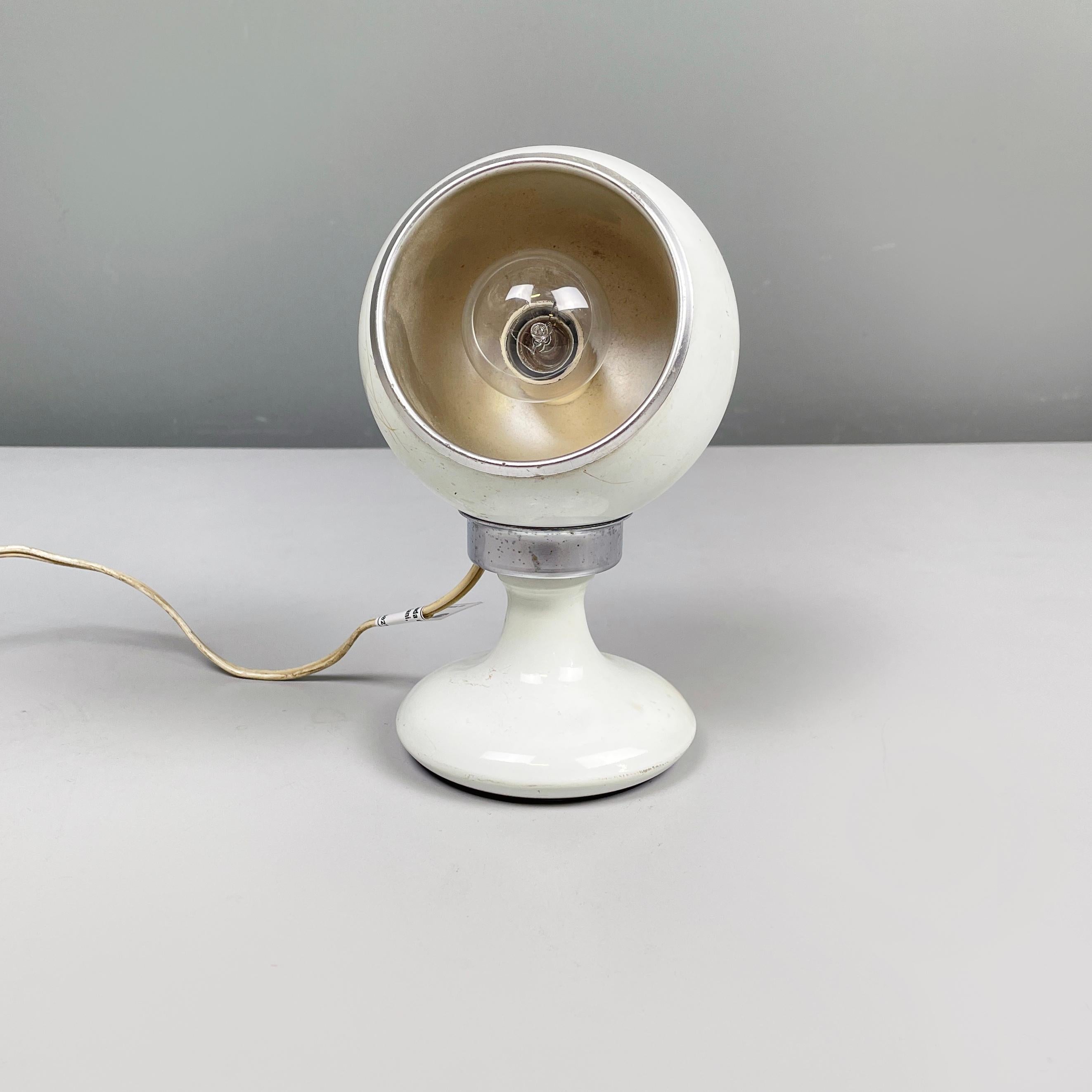 Mid-20th Century Italian mid-century modern white metal Adjustable table lamp by Reggiani, 1960s For Sale