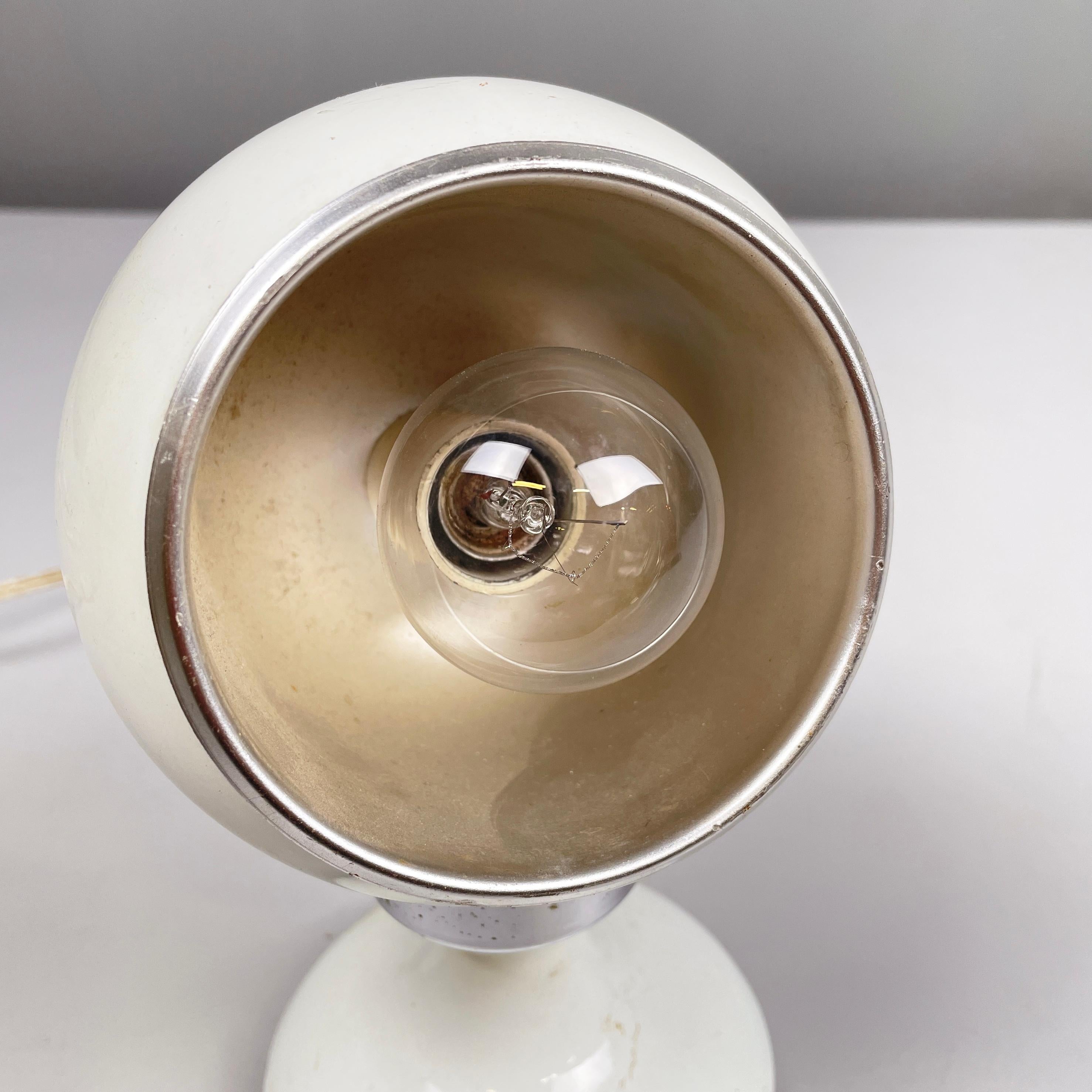Lampe de table ajustable en métal blanc du milieu du siècle dernier italien par Reggiani, 1960s en vente 2