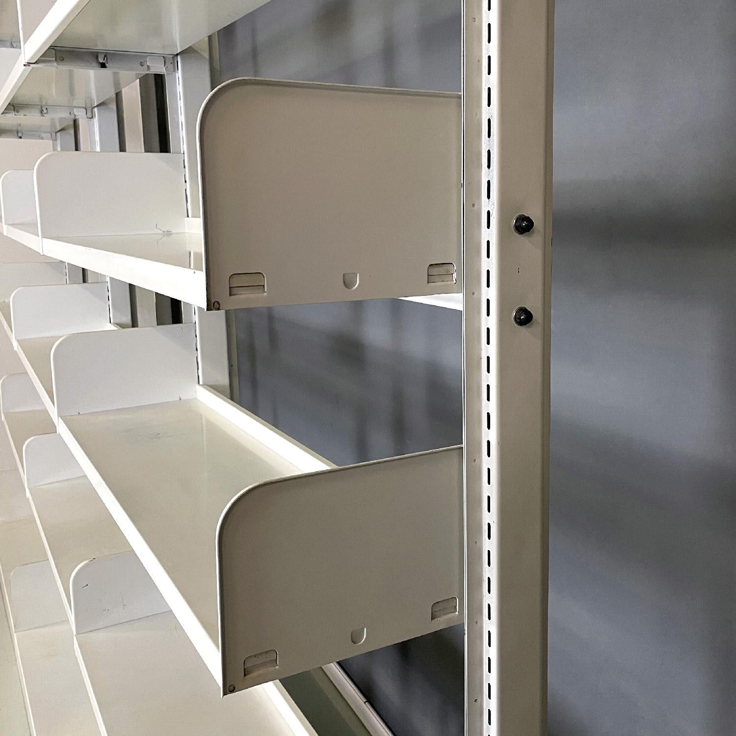 Metal Italian mid-century modern white modular bookcase Congresso by Lips Vago, 1960s For Sale