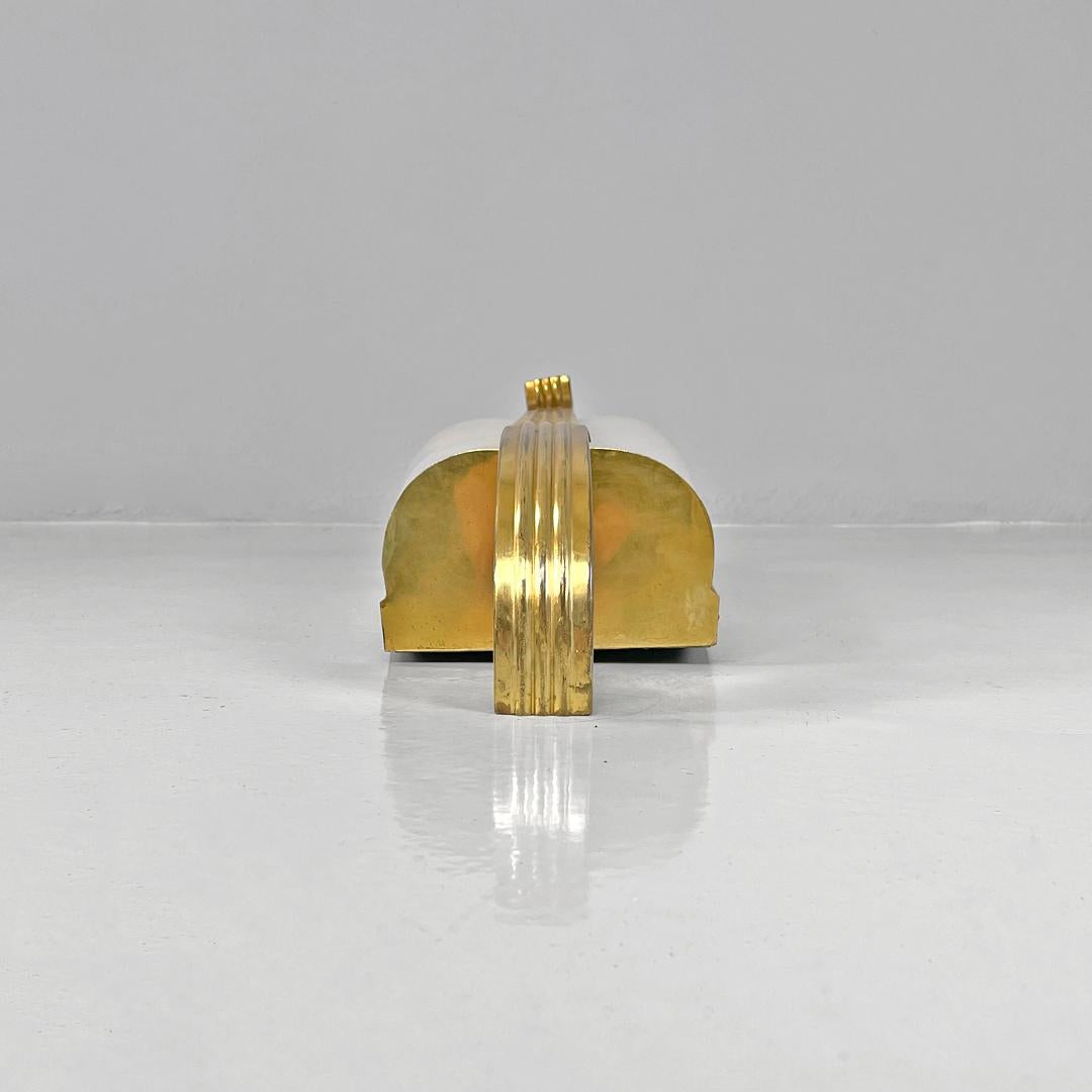 Applique italienne mid-century modern en plexiglas blanc et métal doré, années 1950. en vente 2