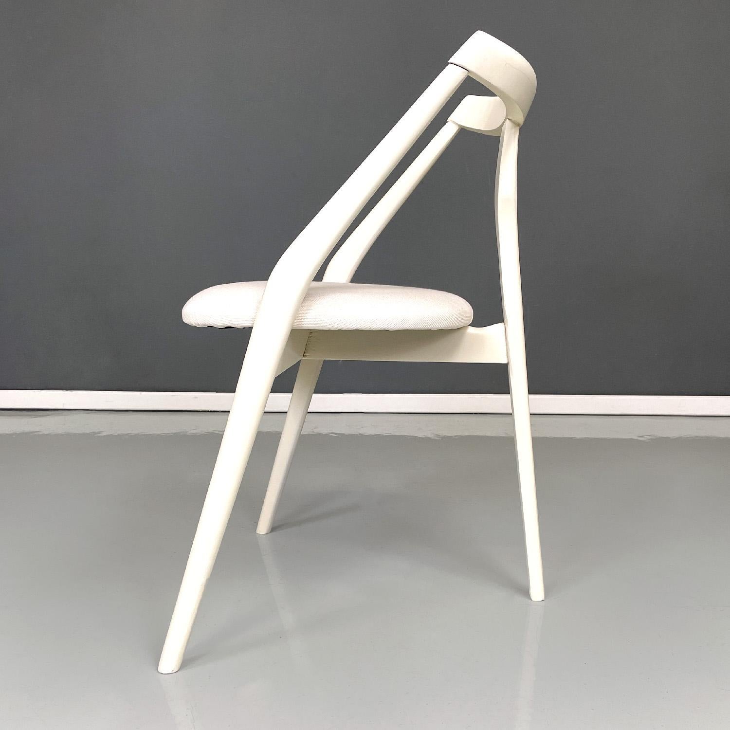 Italian mid-century modern white wood and fabric chairs, 1960s In Good Condition For Sale In MIlano, IT