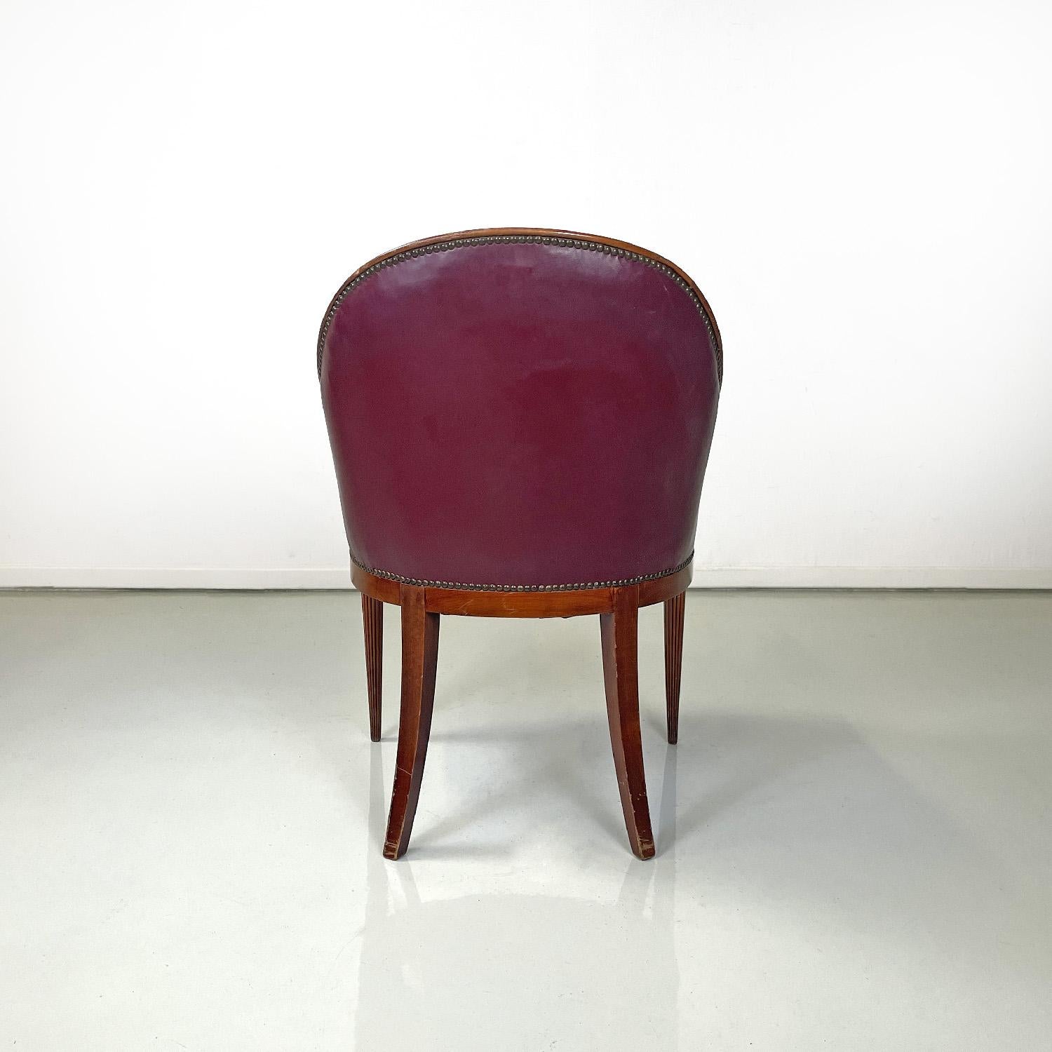 Italian mid-century modern wine-colored leather armchair with studs, 1950s In Good Condition For Sale In MIlano, IT