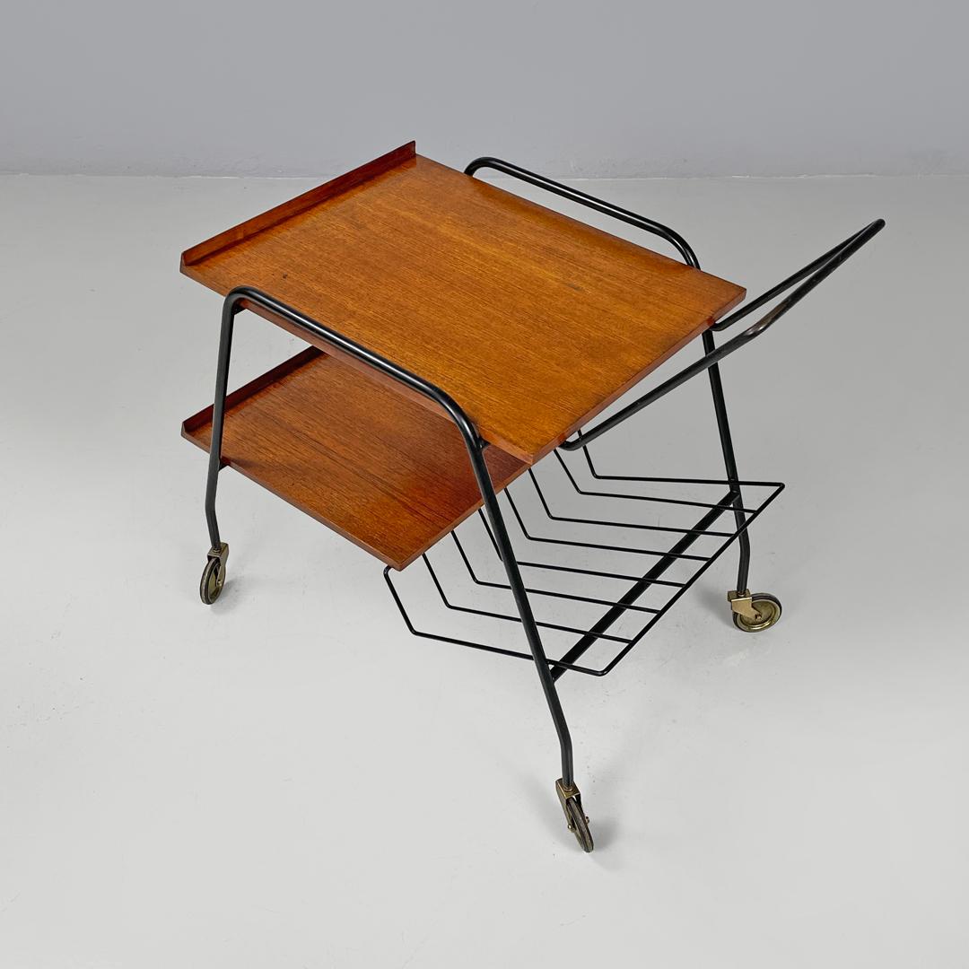 Italian mid-century modern wood and black metal trolley with brass wheels, 1960s In Good Condition For Sale In MIlano, IT