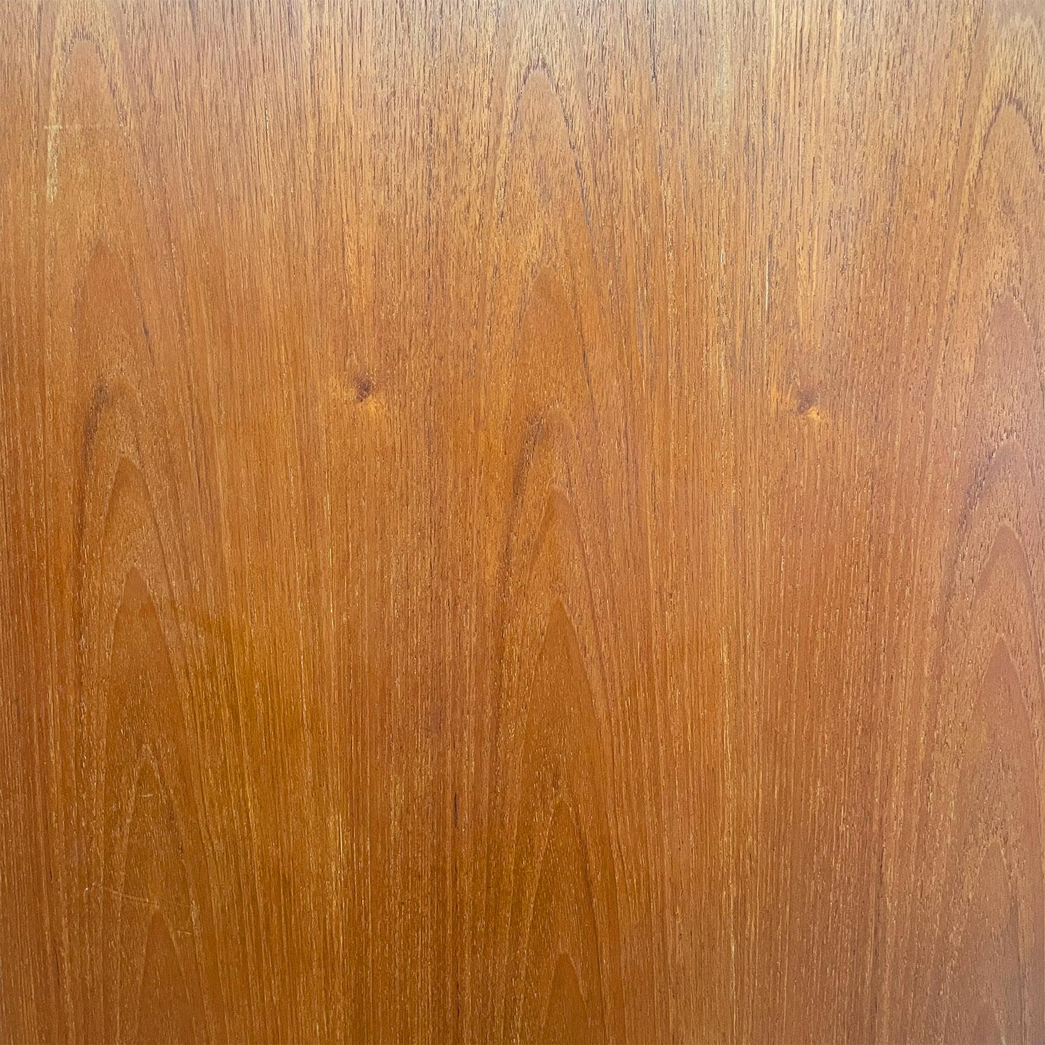 Armadio a muro in legno e metallo nero della metà del secolo scorso con ganci, anni '60 in vendita 5