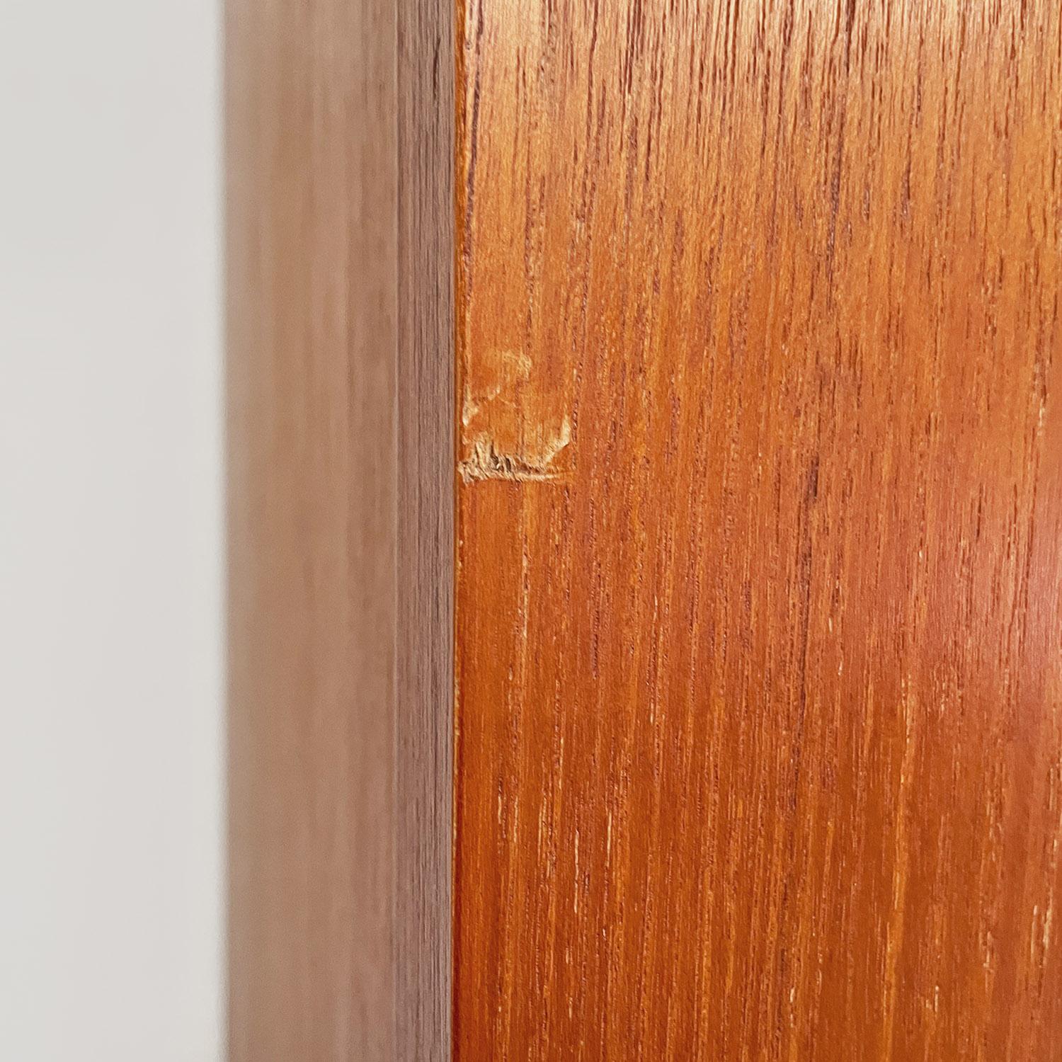 Armadio a muro in legno e metallo nero della metà del secolo scorso con ganci, anni '60 in vendita 10