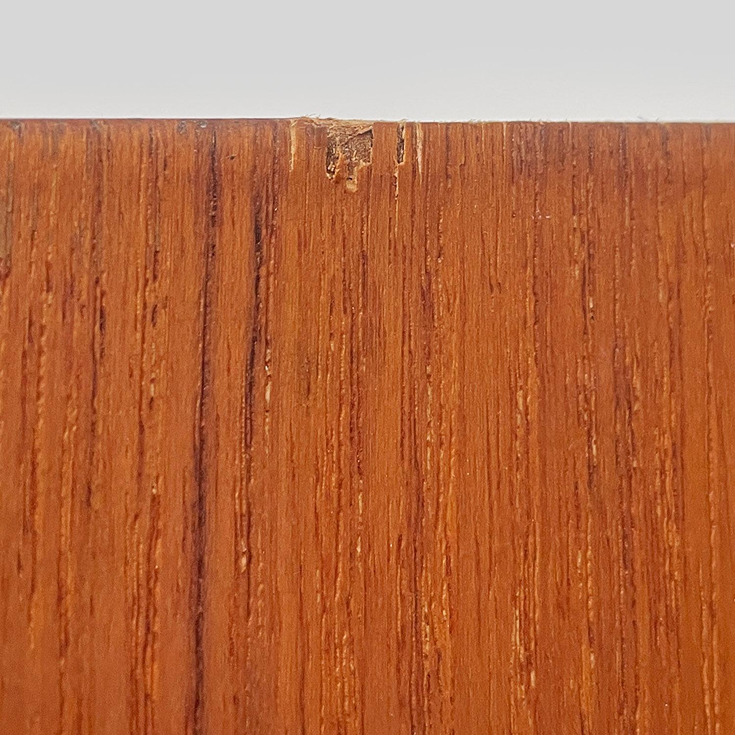 Armadio a muro in legno e metallo nero della metà del secolo scorso con ganci, anni '60 in vendita 10