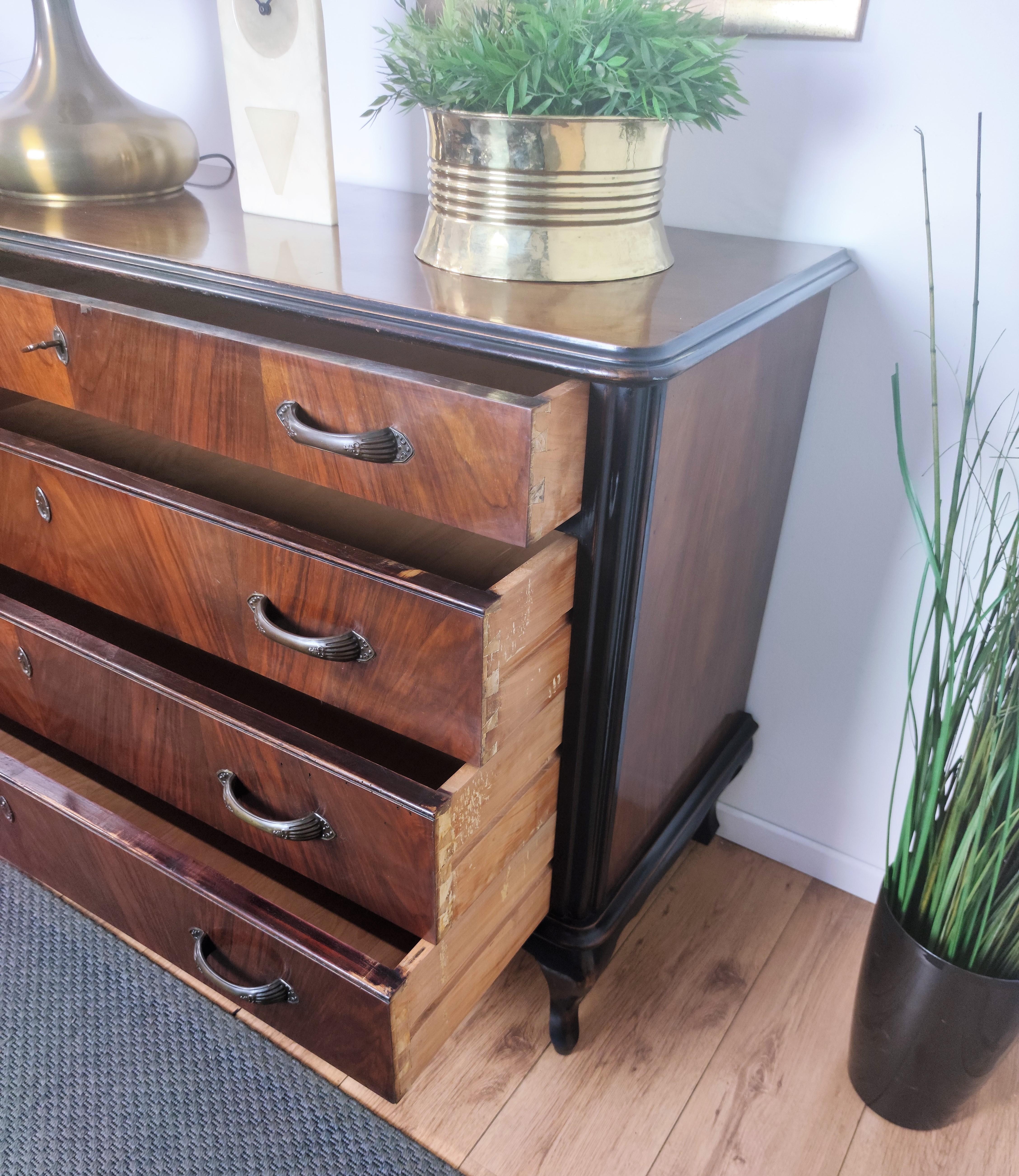 20th Century Italian Mid-Century Modern Wood and Brass Commode Dresser Chest of 4 Drawers For Sale
