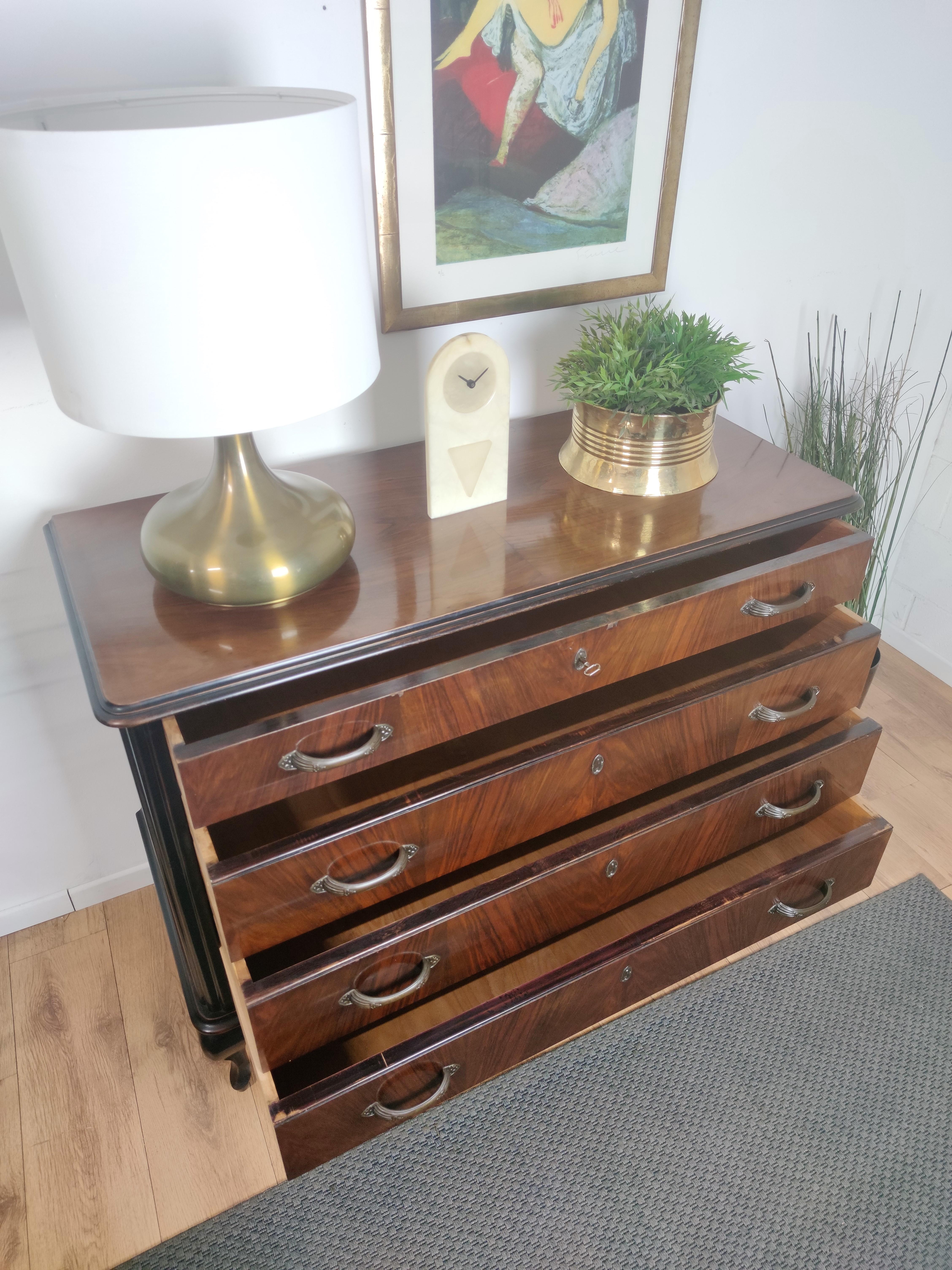 Italian Mid-Century Modern Wood and Brass Commode Dresser Chest of 4 Drawers For Sale 1